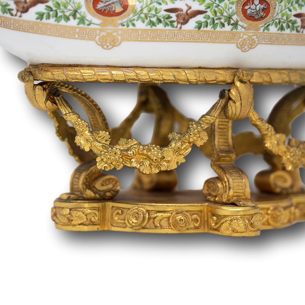 French Sevres Château de Fontainebleau Porcelain Serving Dishes For Sale 3