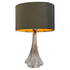Lámpara de mesa francesa de cristal de Sèvres con pantalla de terciopelo salvia, años 70-80