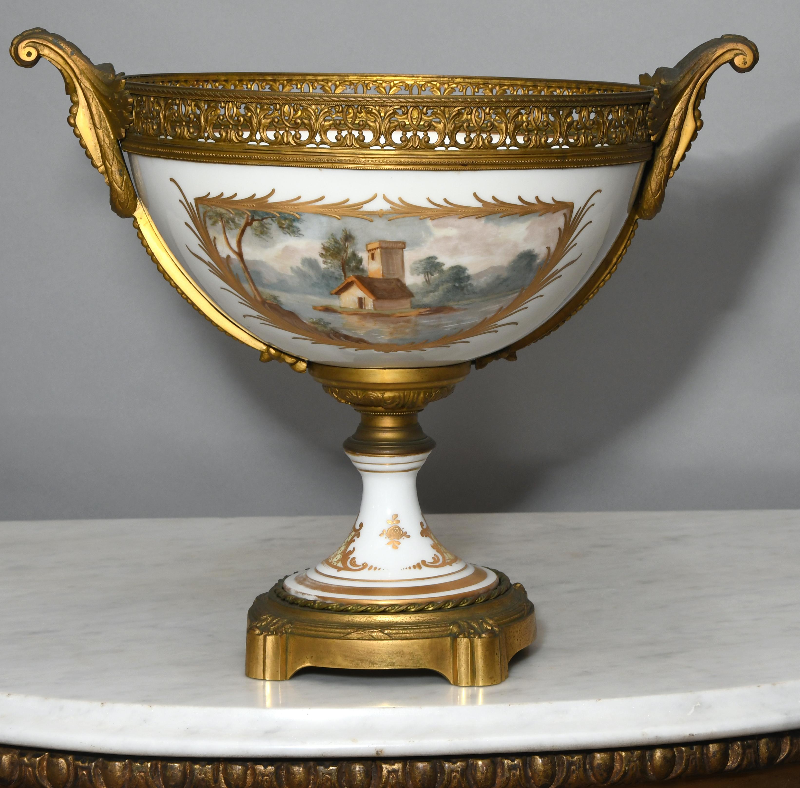 French Sevres Style Gilt Bronze Porcelain Pedestal Centerpiece Bowl In Fair Condition In Guaynabo, PR