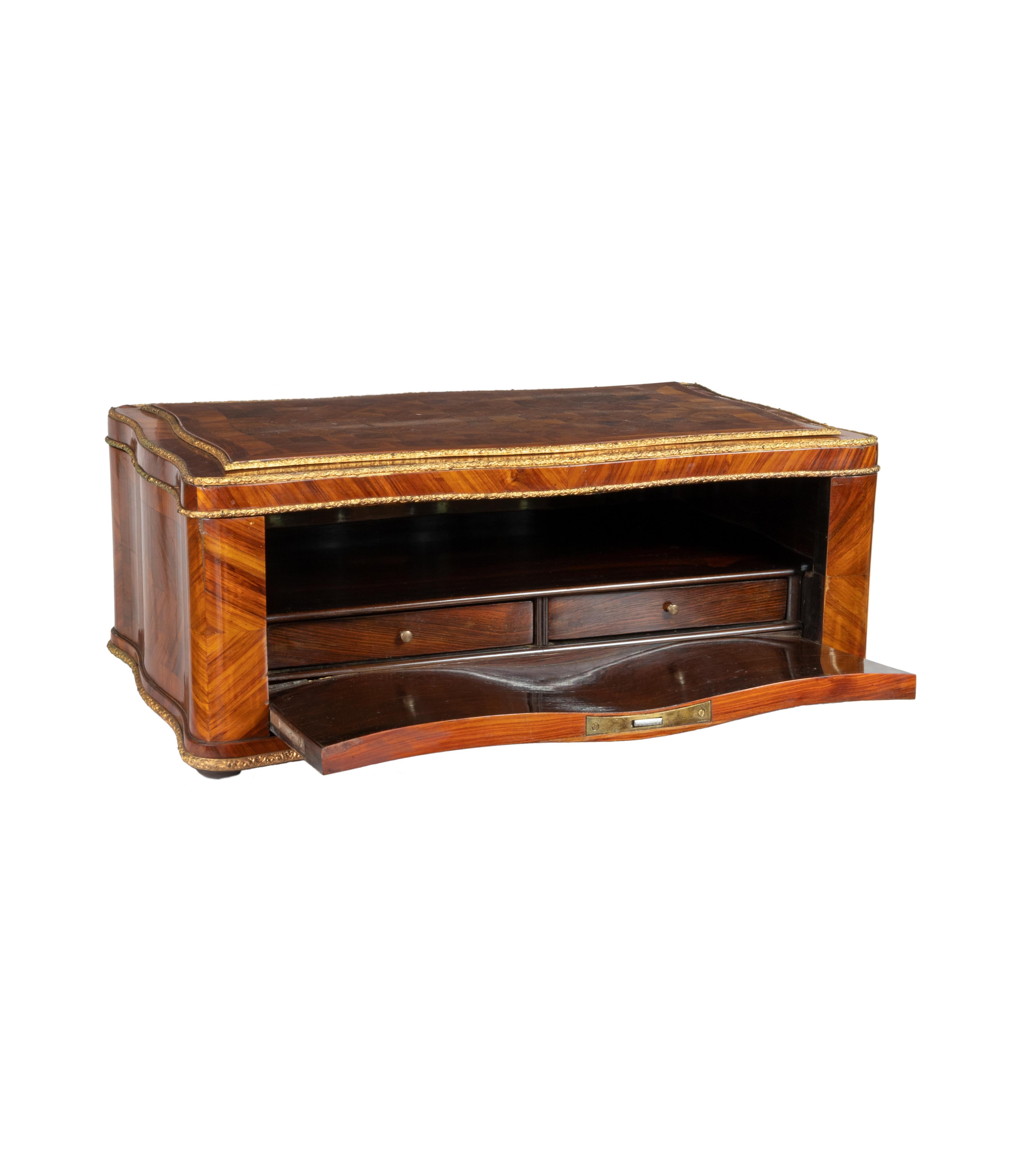 Scatola di vanità con specchio in legno francese Sèvres Luigi XVI, XIX secolo in vendita 7