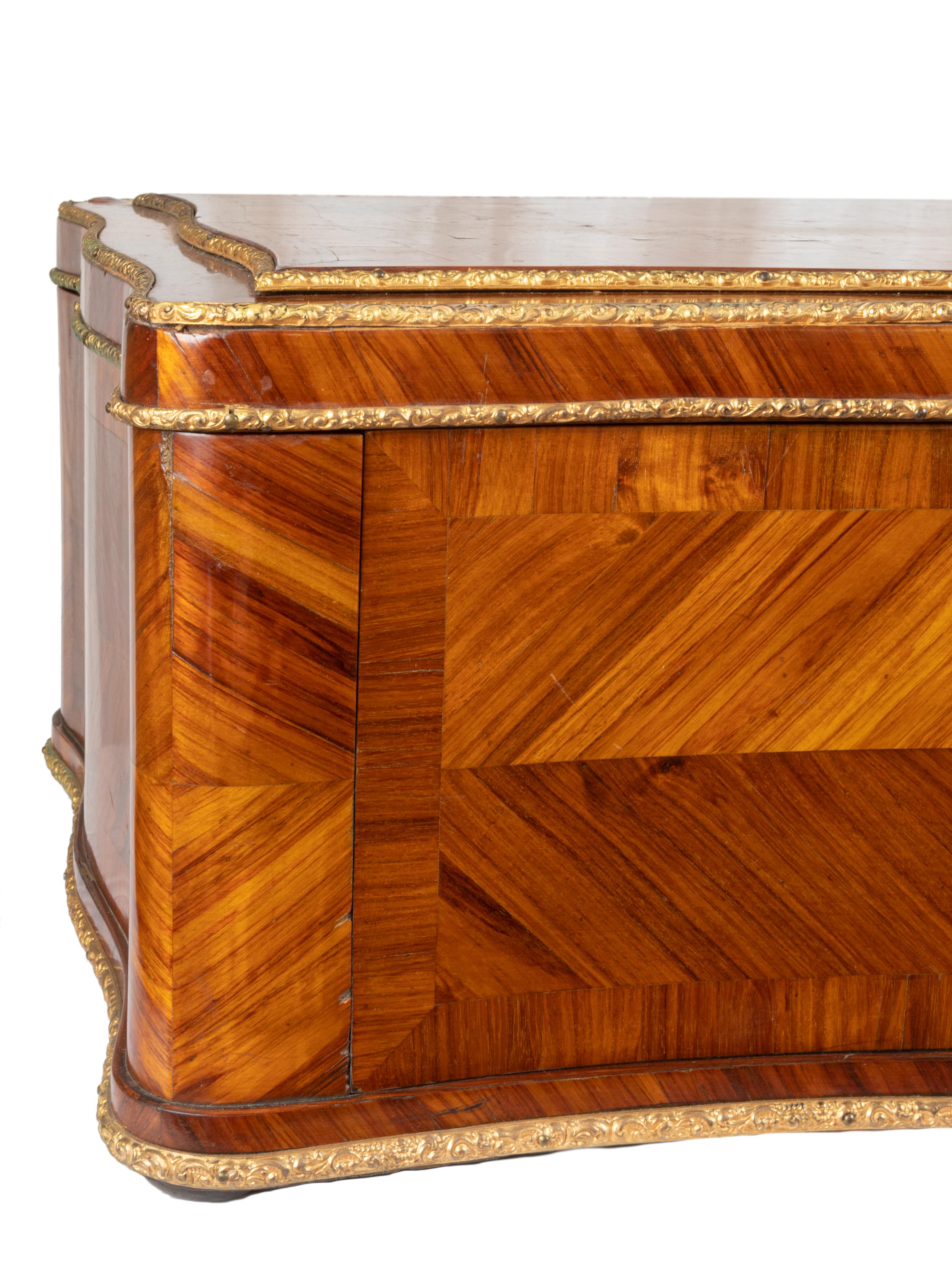 Marqueterie Scatola di vanità con specchio in legno francese Sèvres Luigi XVI, XIX secolo in vendita