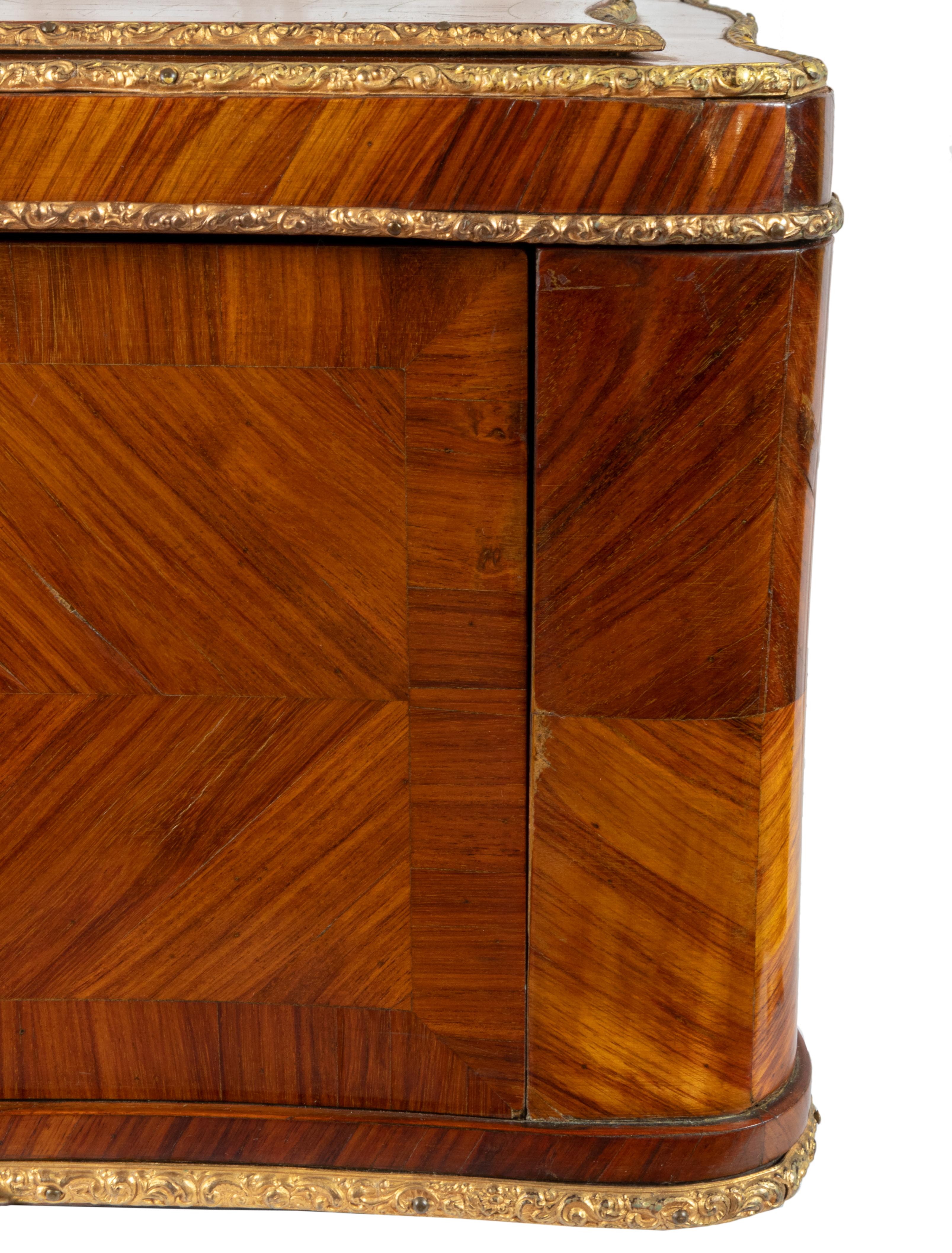 Metallo Scatola di vanità con specchio in legno francese Sèvres Luigi XVI, XIX secolo in vendita