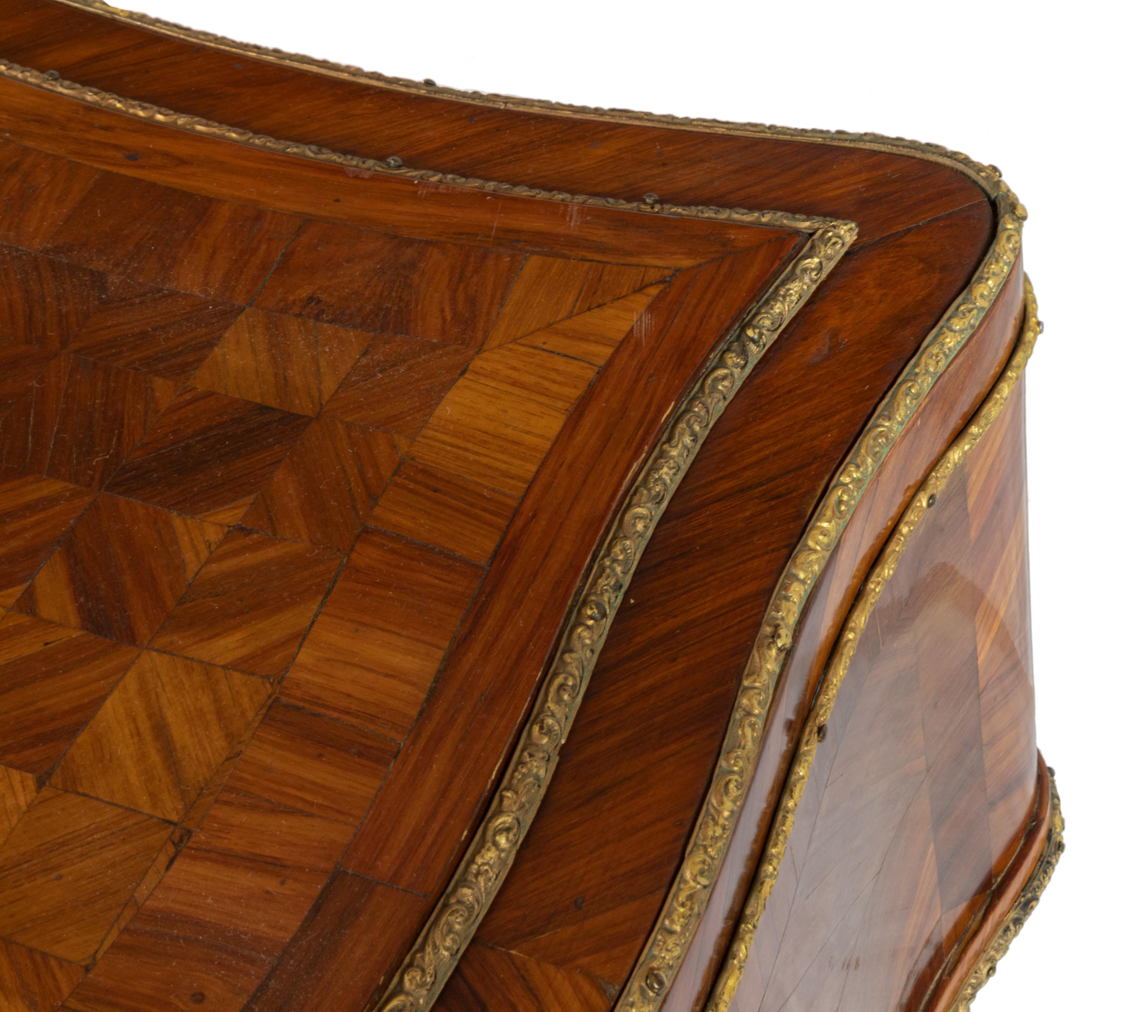 Scatola di vanità con specchio in legno francese Sèvres Luigi XVI, XIX secolo in vendita 3