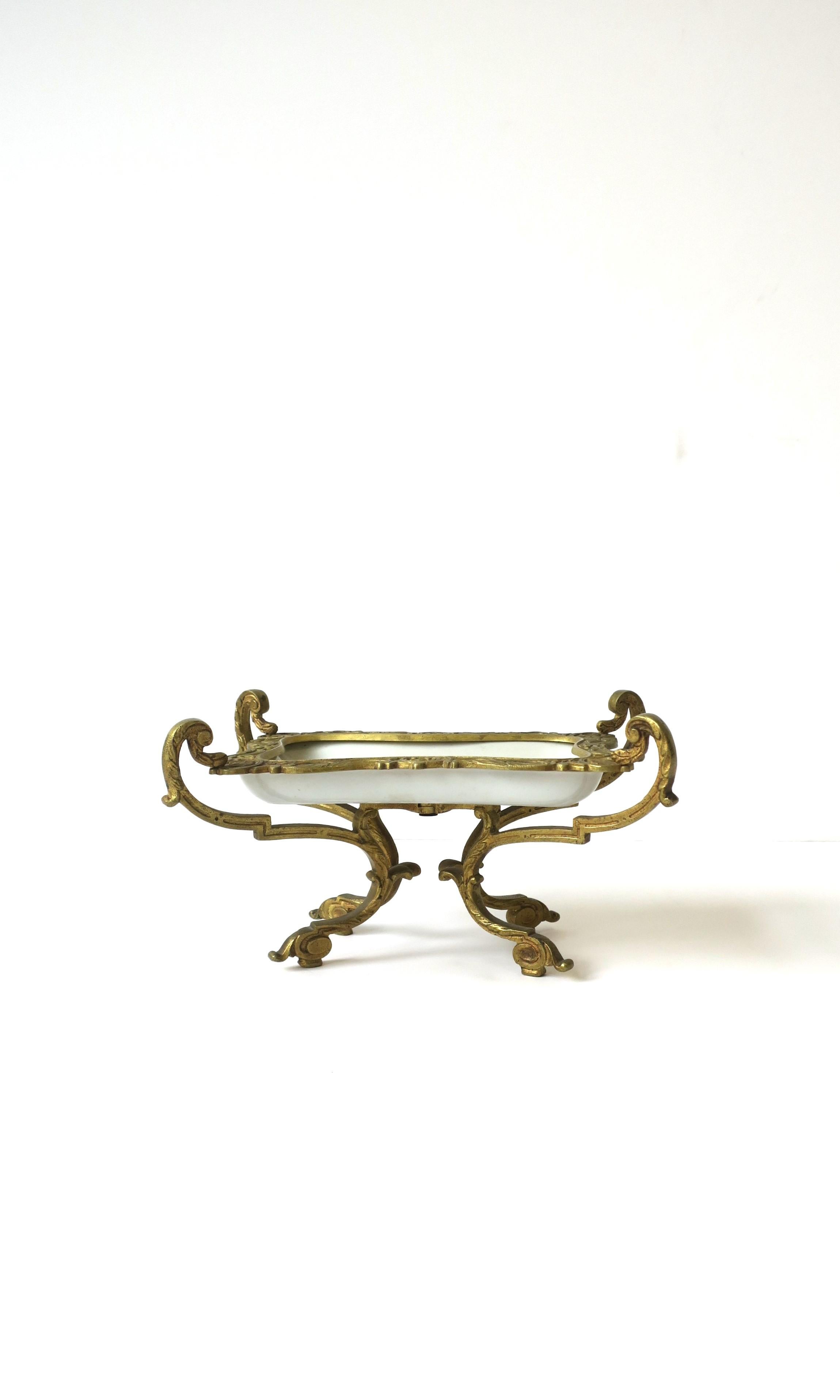 French Sevres Porcelain & Brass Ormolu Soap or Jewlery Dish Rococo, 18th Century For Sale 7