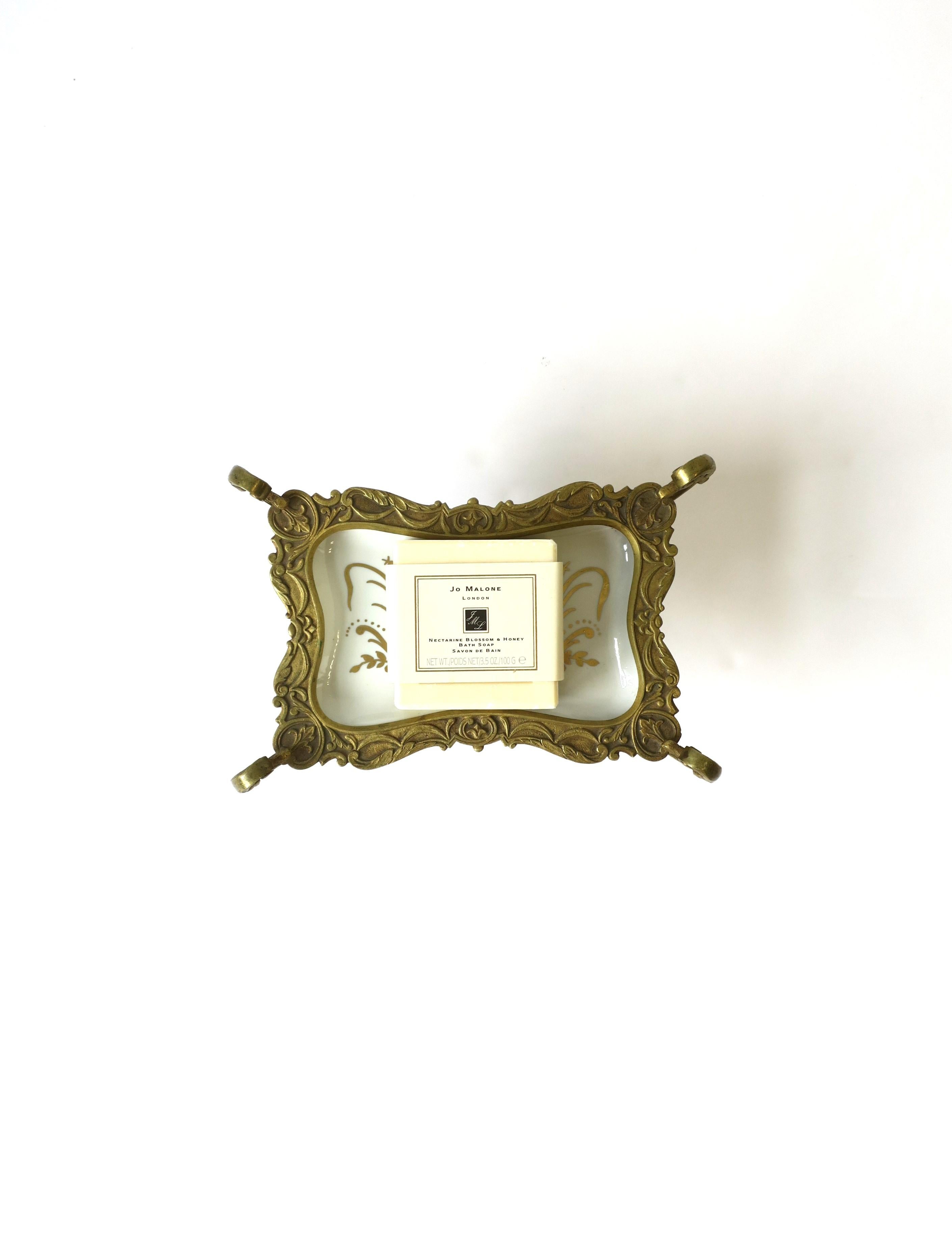 French Sevres Porcelain & Brass Ormolu Soap or Jewlery Dish Rococo, 18th Century For Sale 2
