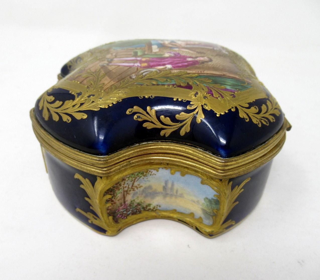 French Sevres Porcelain Hand Painted Jewelry Casket Ormolu Mounts, 19th Century 1