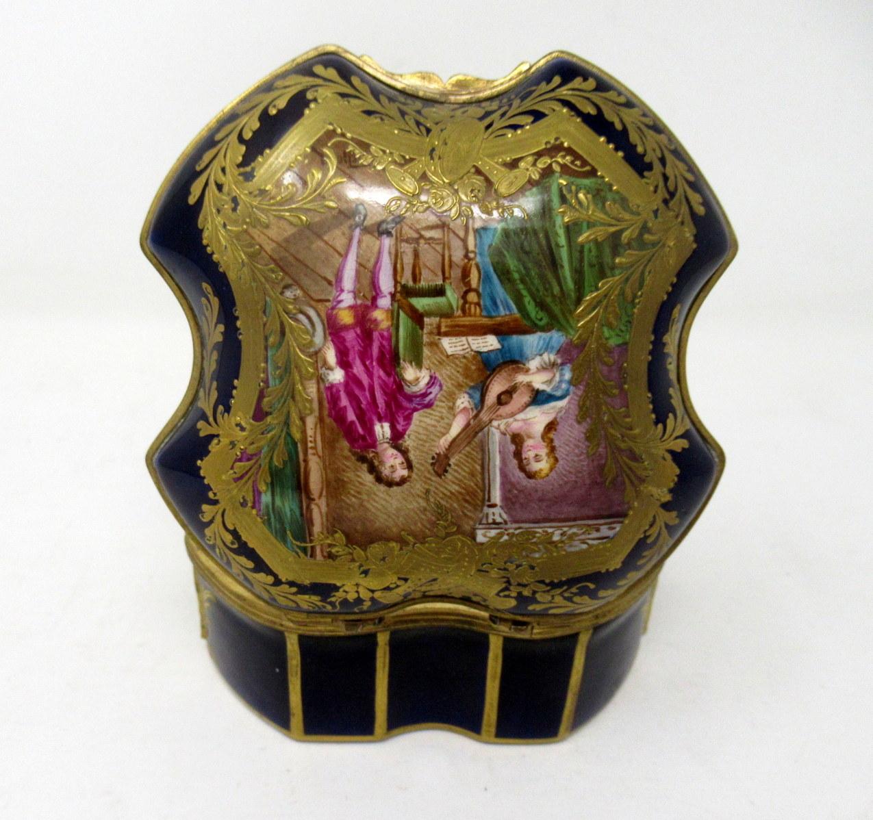 French Sevres Porcelain Hand Painted Jewelry Casket Ormolu Mounts, 19th Century 3