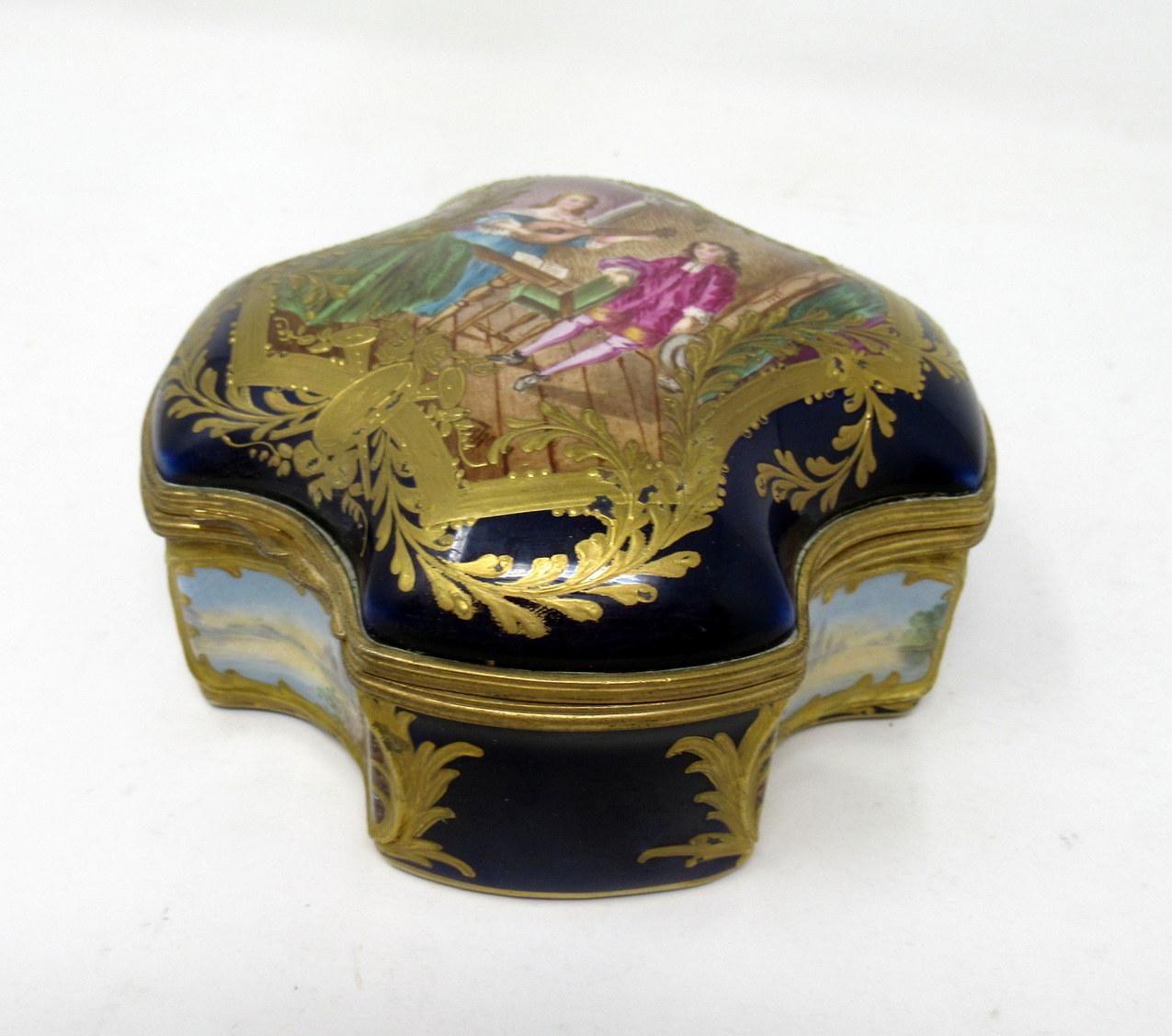 French Sevres Porcelain Hand Painted Jewelry Casket Ormolu Mounts, 19th Century 4