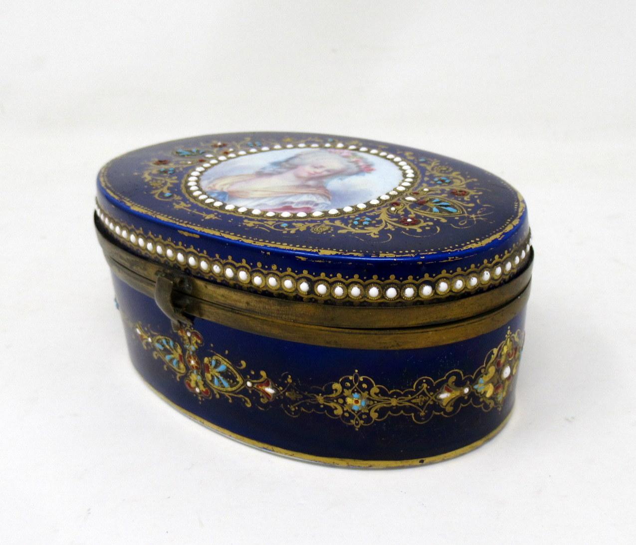 French Sevres Porcelain Hand Painted Jewlery Casket Ormolu Mounts Cobalt Blue In Good Condition In Dublin, Ireland