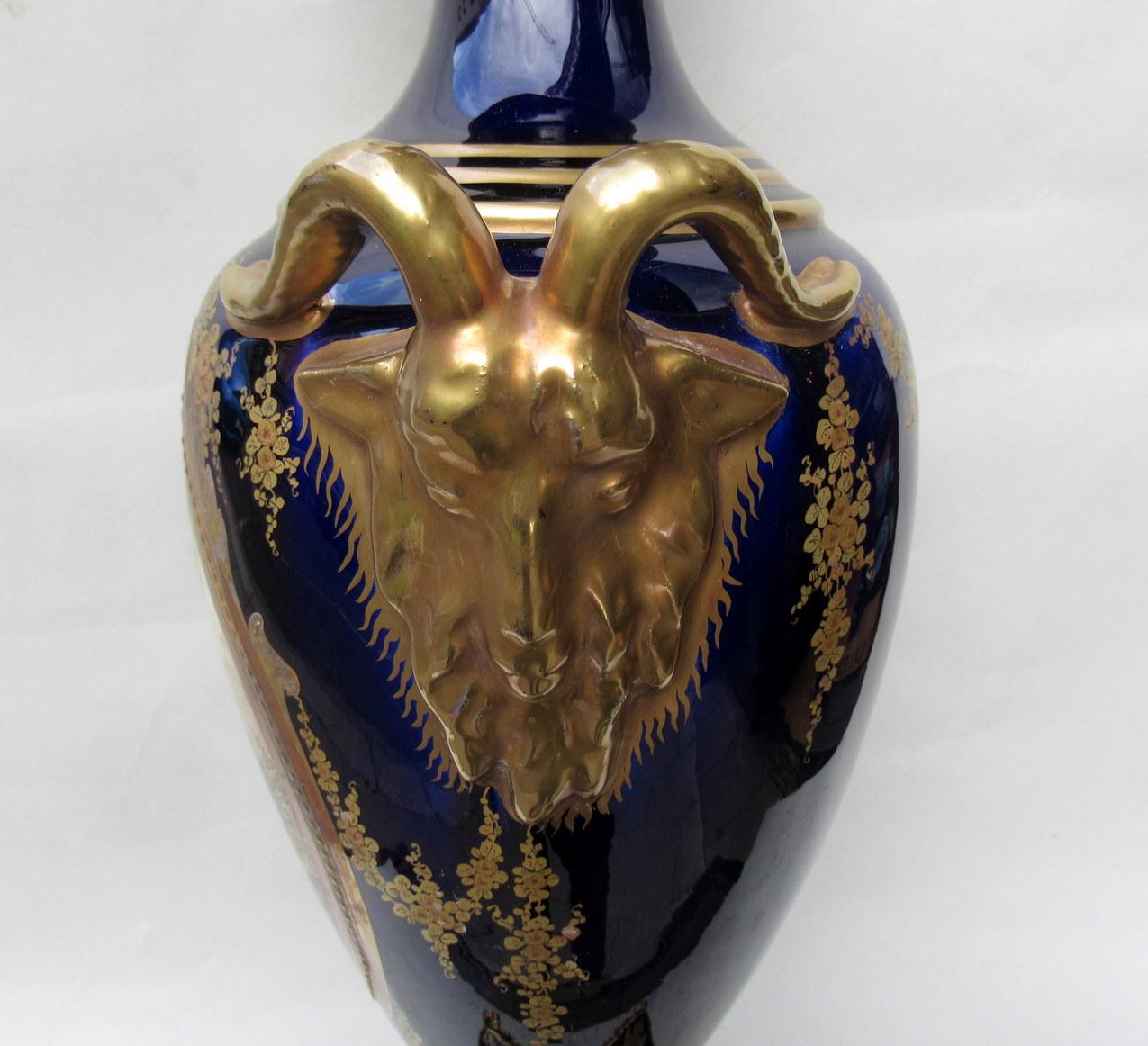 French Sèvres Porcelain Watteau Scene Ormolu Cobalt Blue Table Lamp 19th Century In Good Condition In Dublin, Ireland
