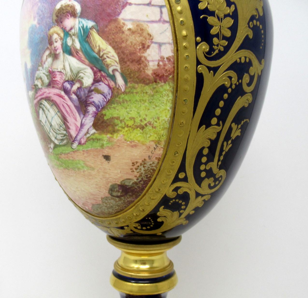 French Sèvres Porcelain Watteau Scene Ormolu Cobalt Blue Table Lamp 19th Century For Sale 2