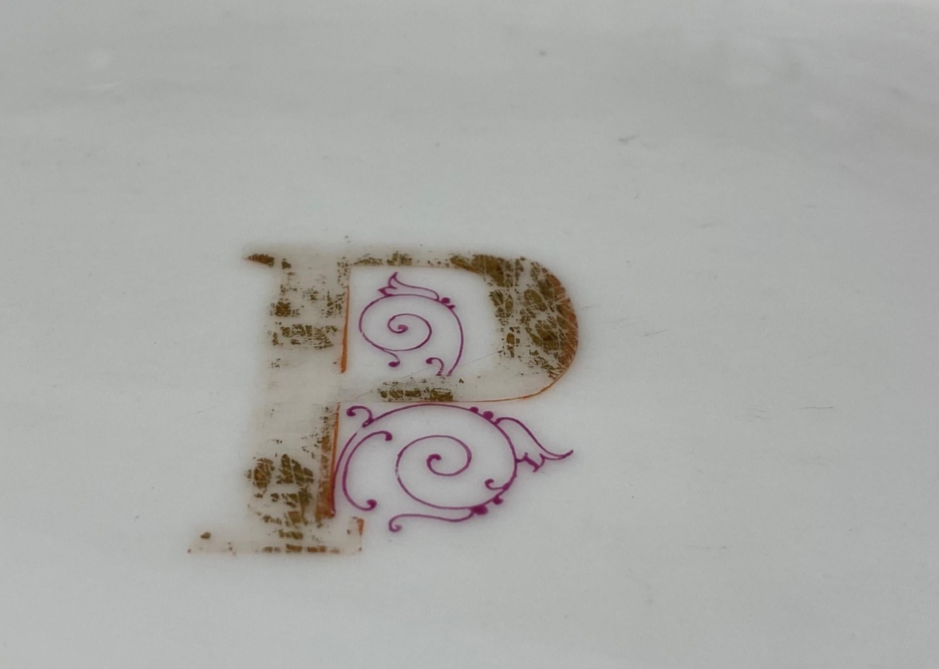 Sèvres Signé Marqué Début 19ème siècle Porcelaine Assiette Plat Charger Bon état - En vente à Studio City, CA