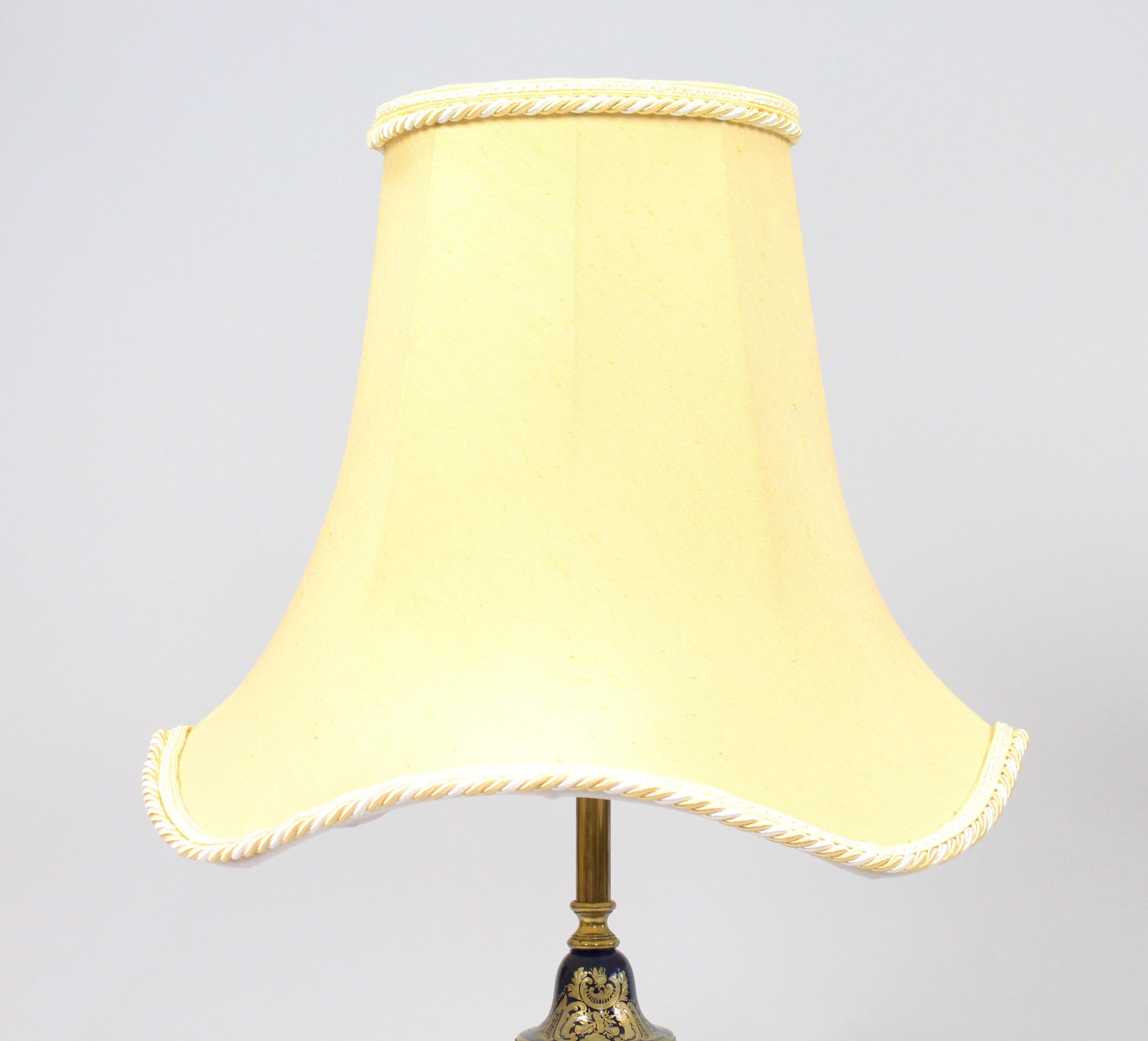 French Sèvres Style Cobalt Blue Table Lamp and Shade In Good Condition For Sale In Worcester, Worcestershire