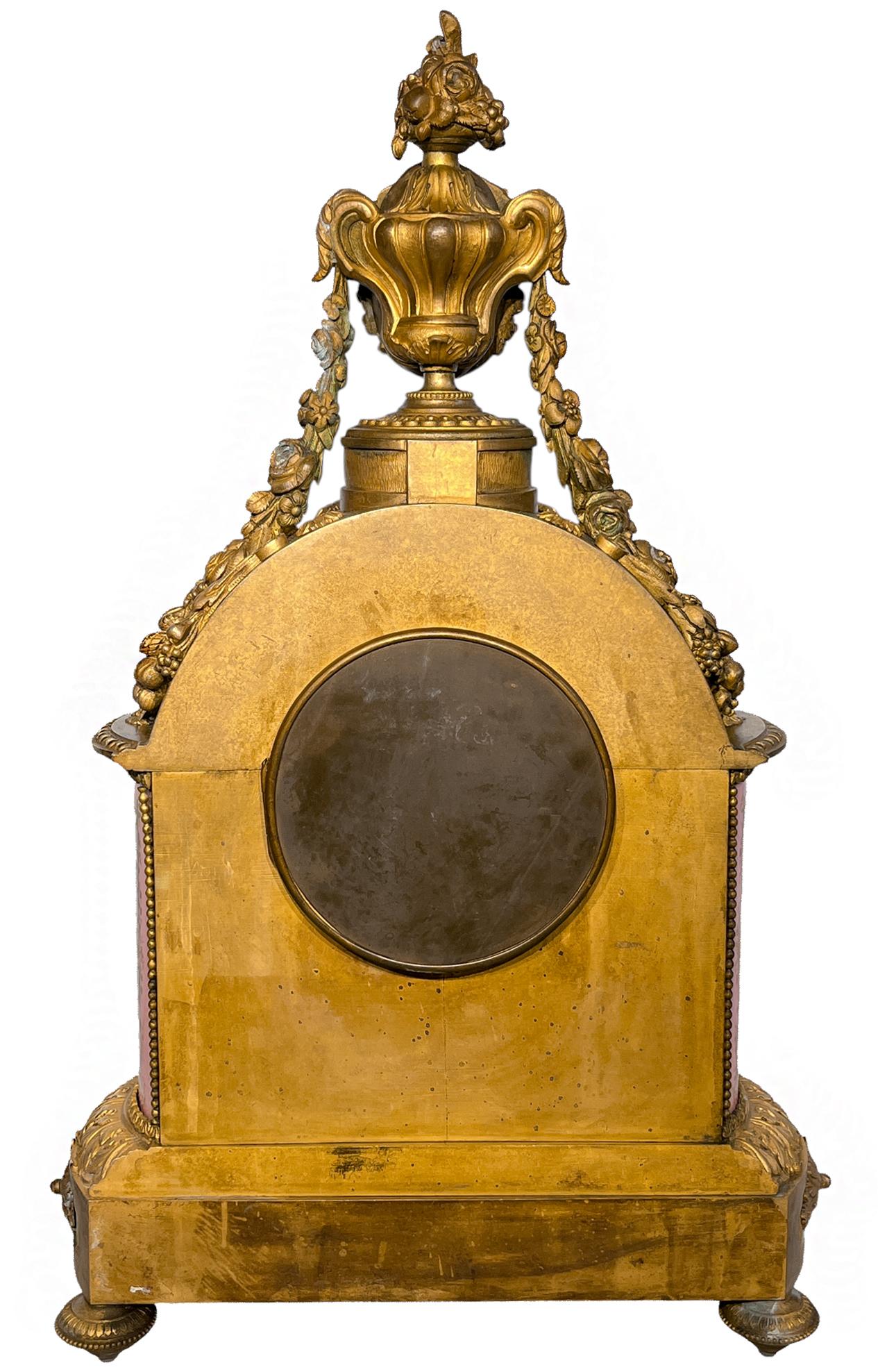 Reloj de chimenea francés, estilo Sevres, bronce dorado, porcelana, de Vincent & Cie en venta 1