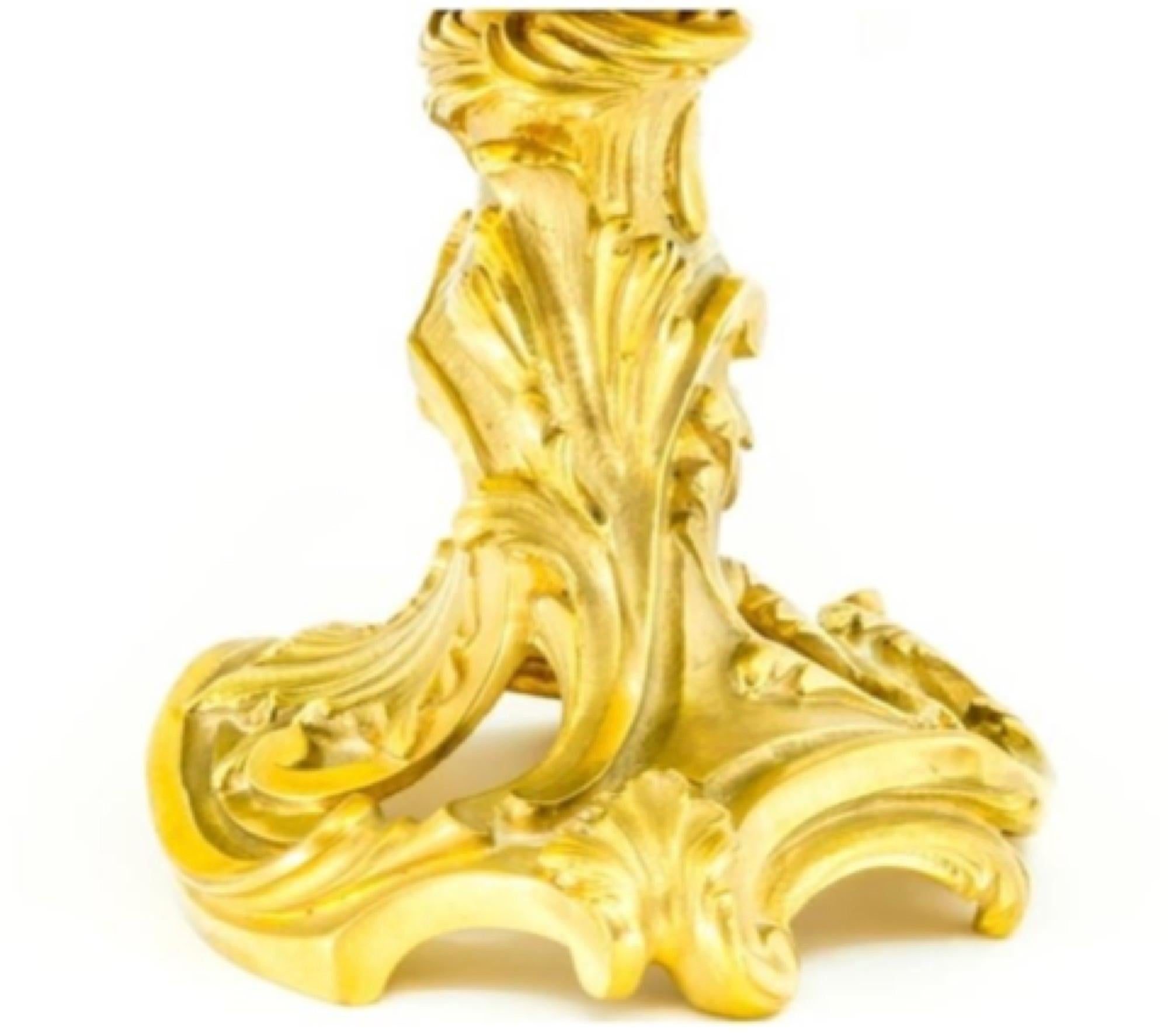 XIXe siècle Assiette en porcelaine française de style Svres avec monture en bronze doré en vente