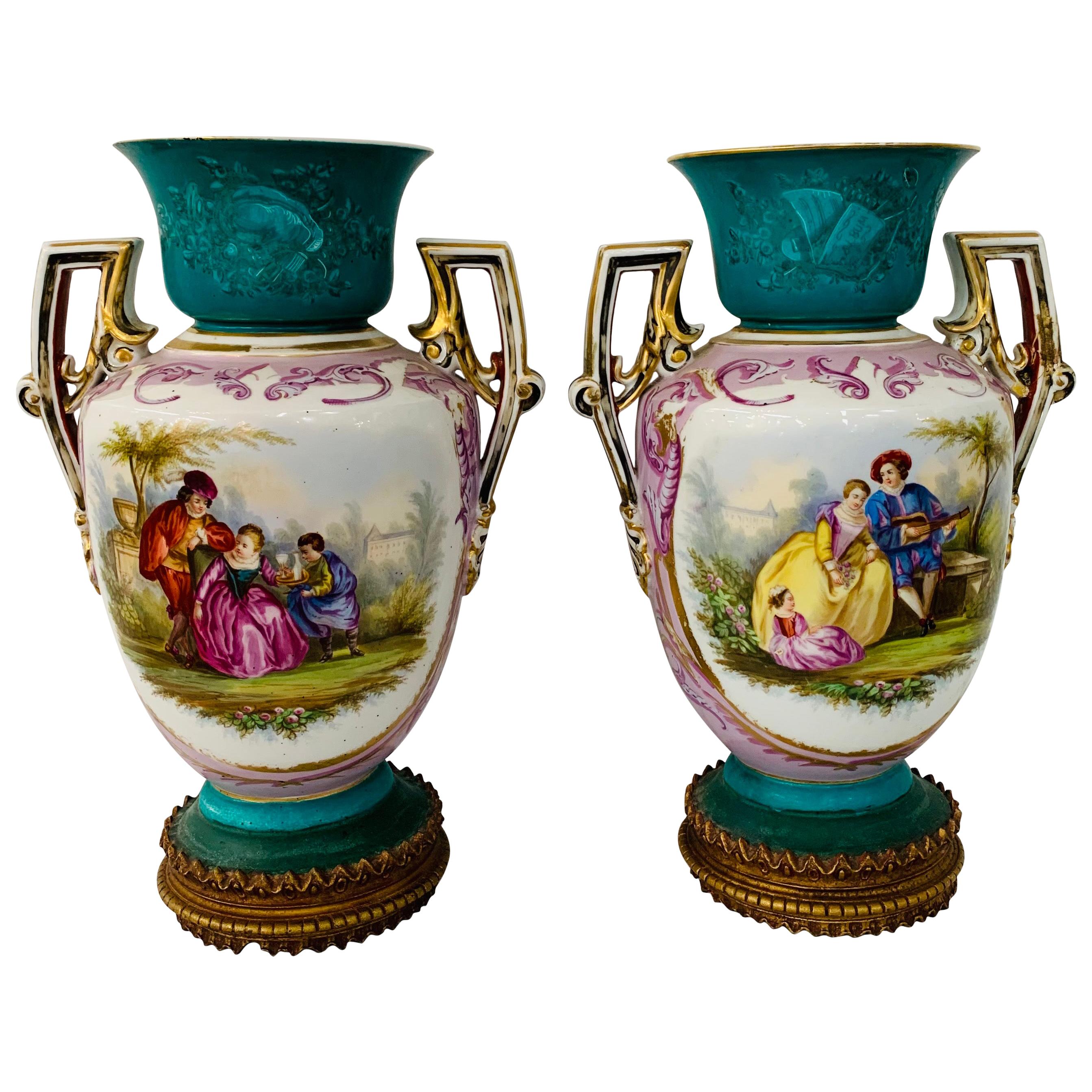 Vaso o urna in stile Sèvres francese, una coppia