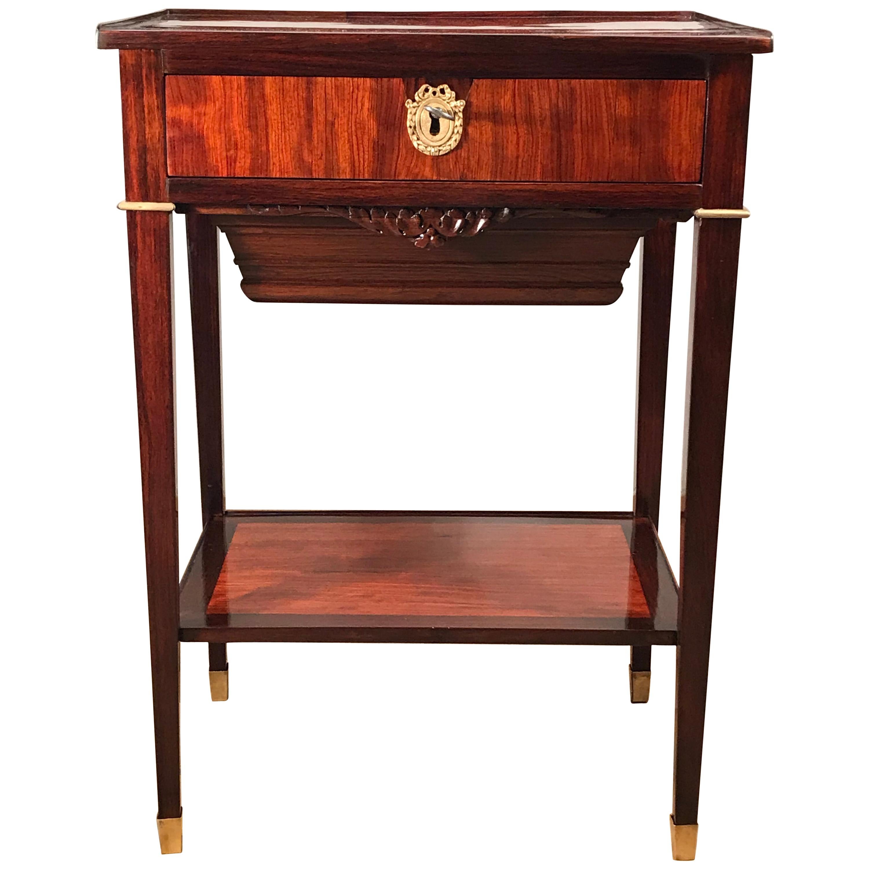 Mesa francesa de costura o auxiliar, 1810-1820, madera de satén y kingwood en venta