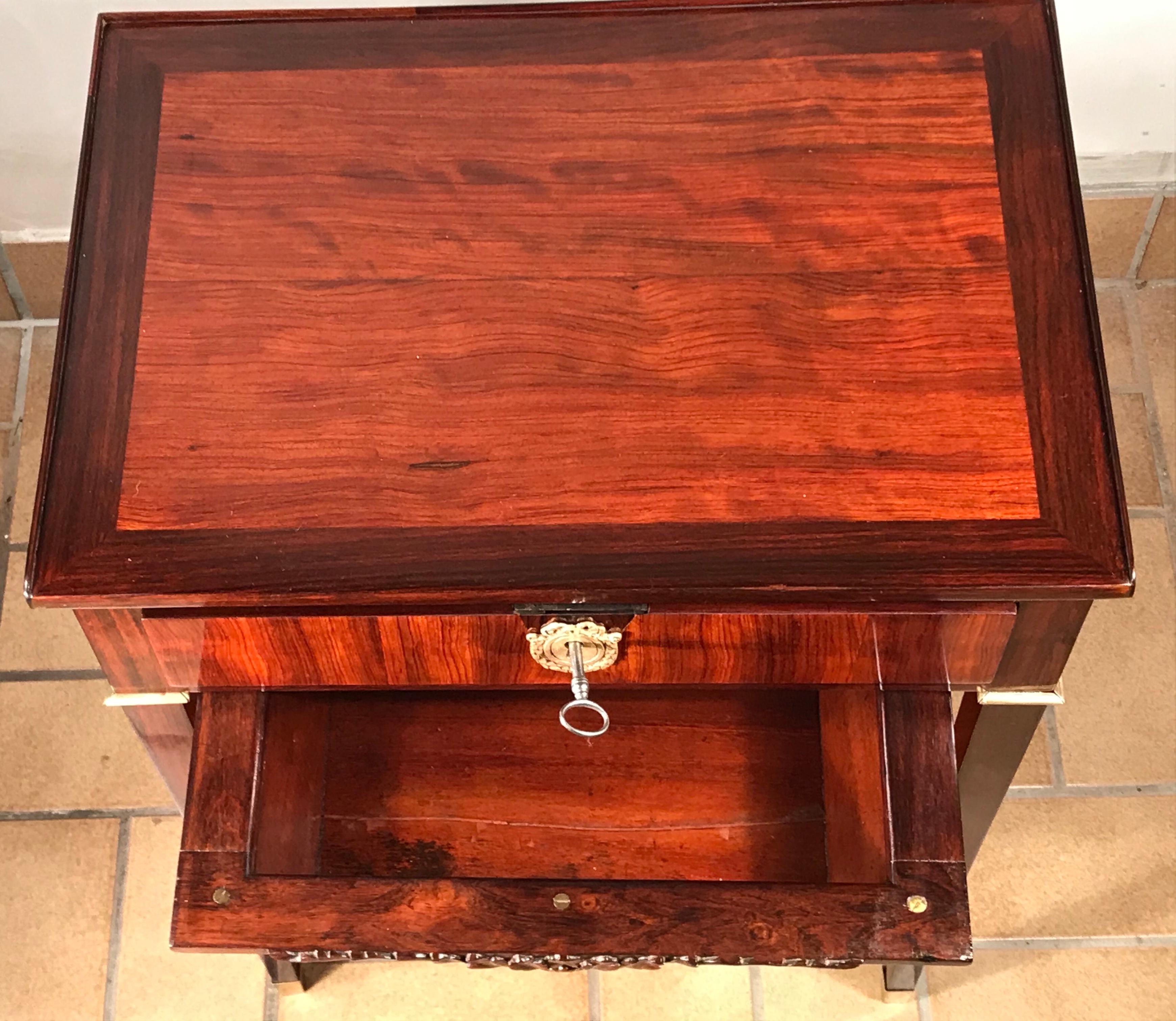 Mesa francesa de costura o auxiliar, 1810-1820, madera de satén y kingwood en venta 2