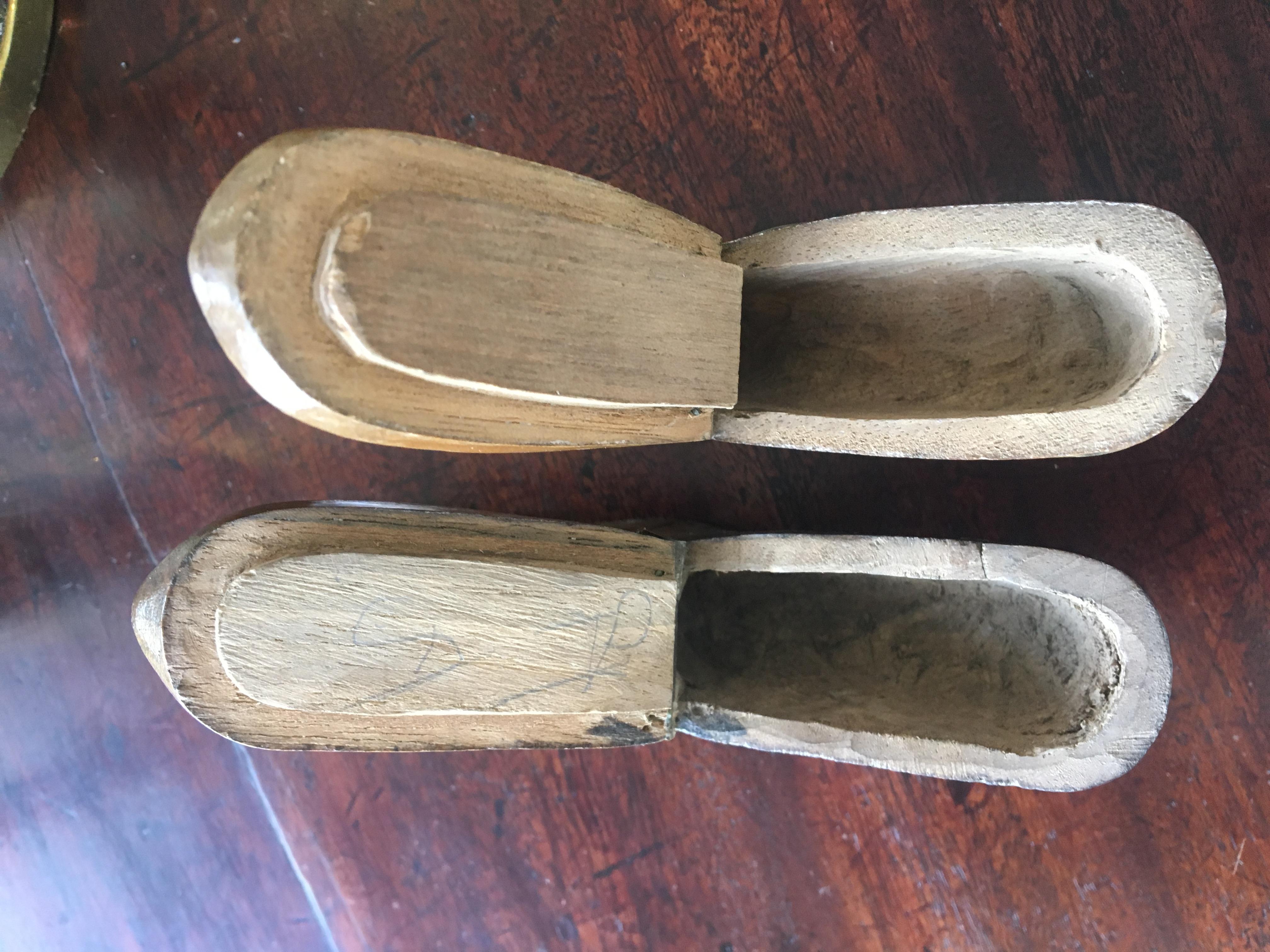 French Shoe Form Snuff Boxes, 19th Century In Good Condition In Doylestown, PA