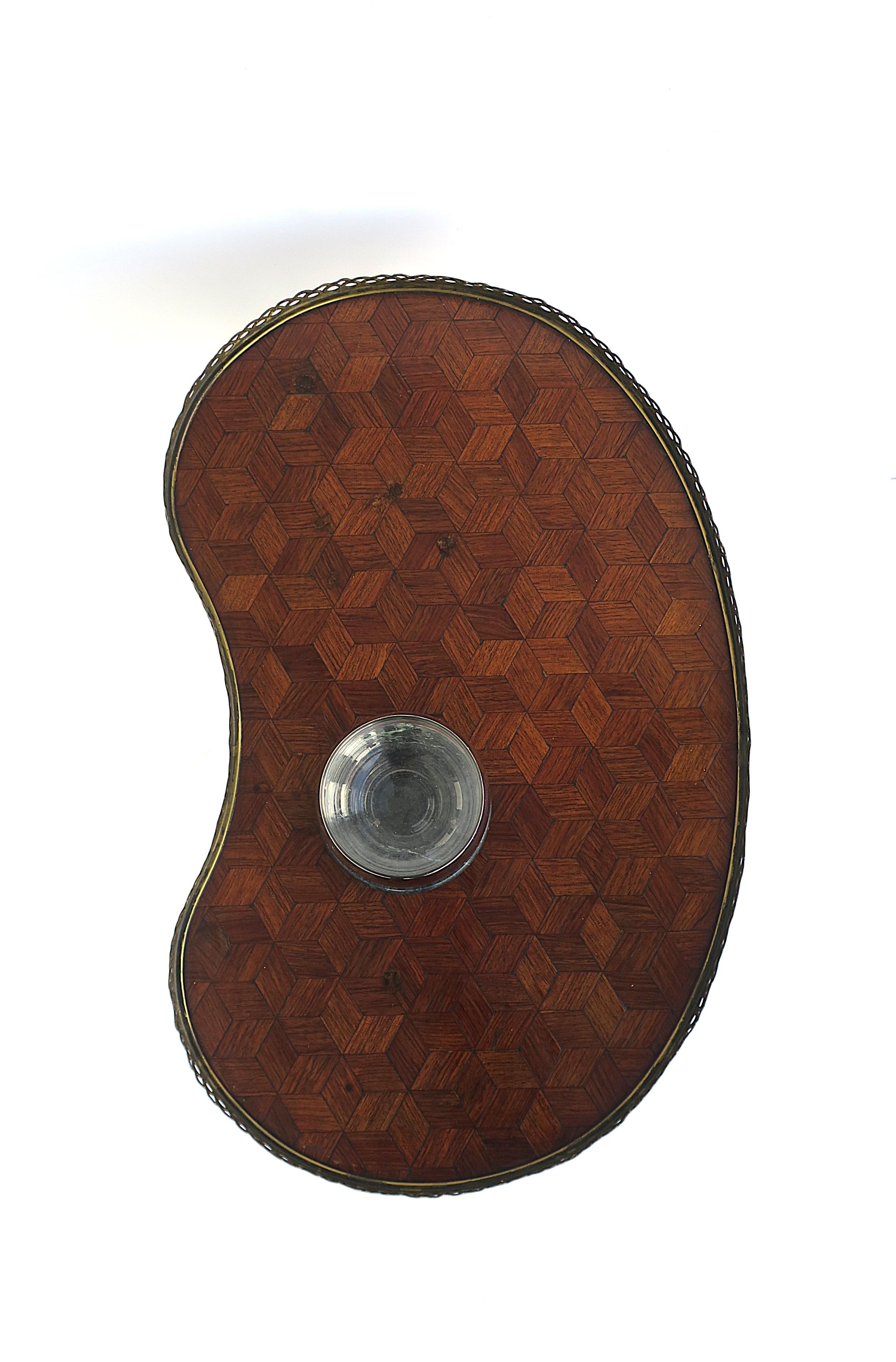 Table d'appoint française en vente 3