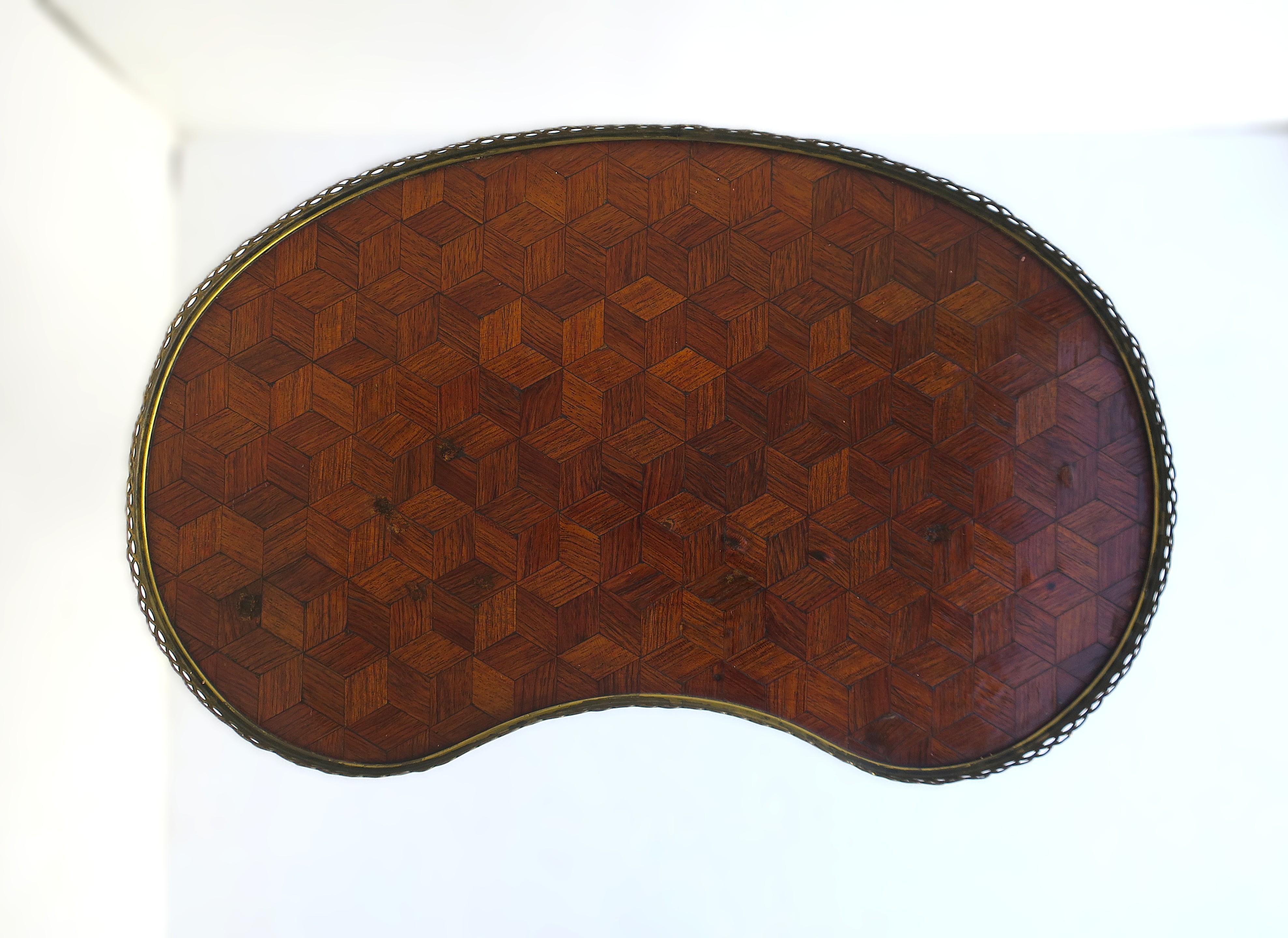 Marqueterie Table d'appoint française en vente