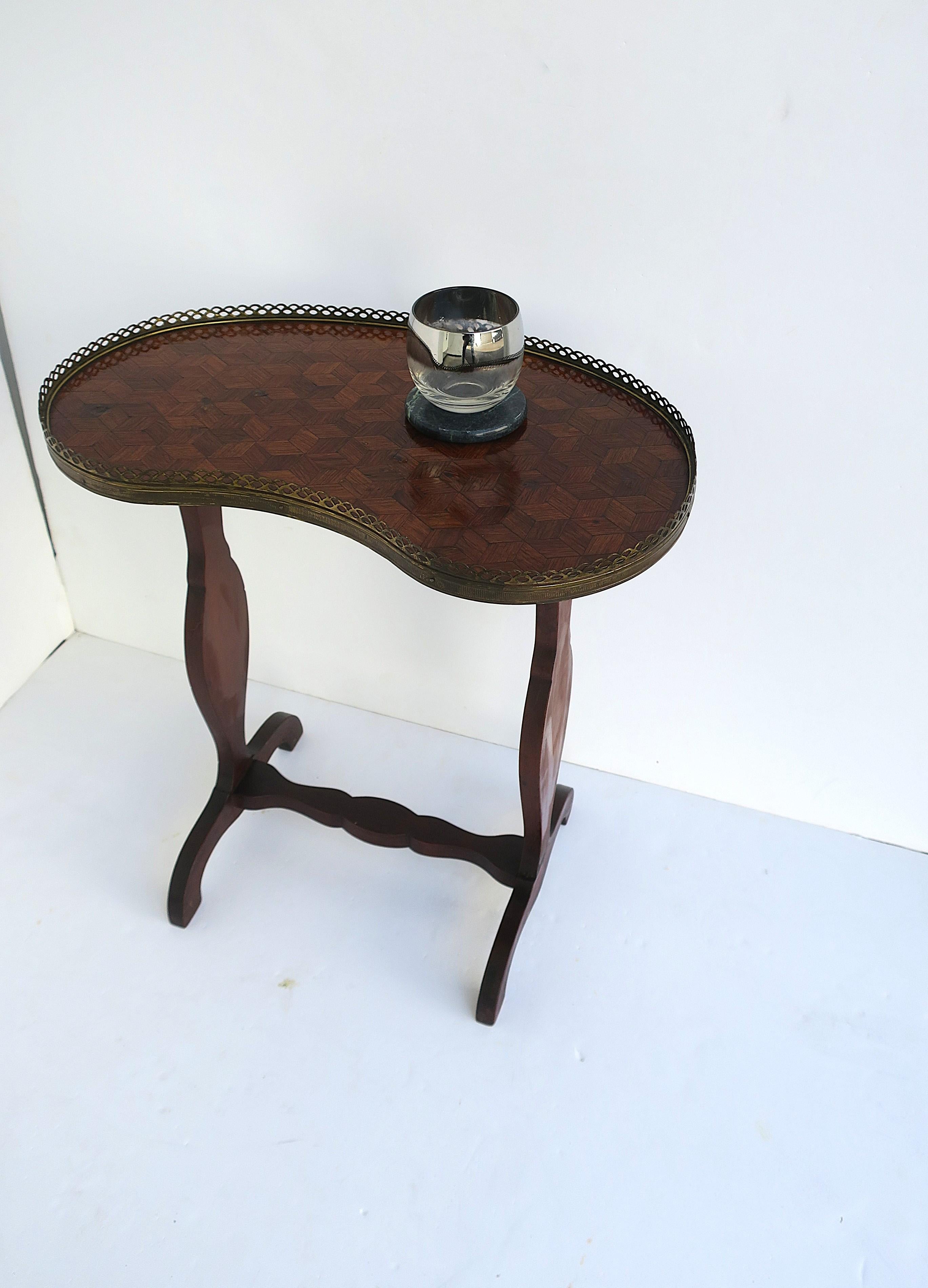 Laiton Table d'appoint française en vente