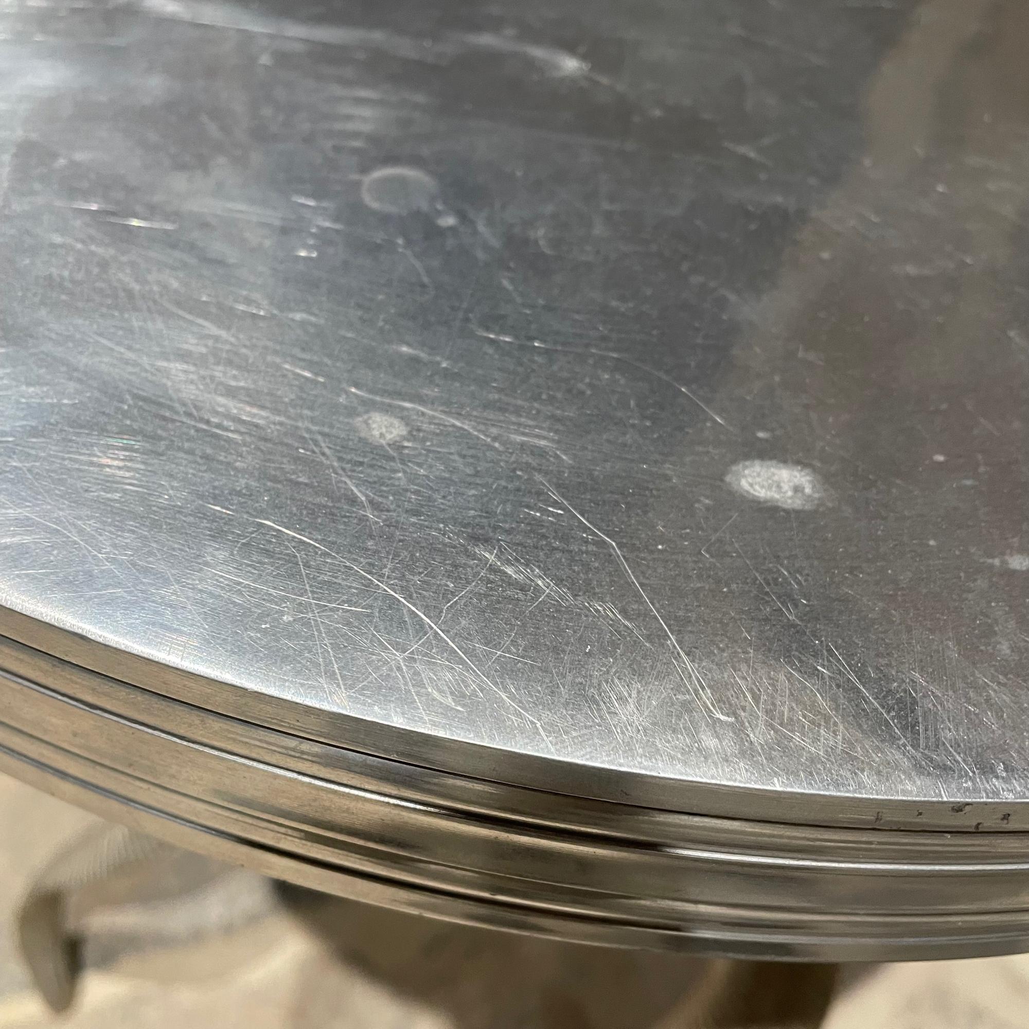 French Side Gueridon Small Accent Table in Twirled Aluminum, circa 1980s For Sale 5