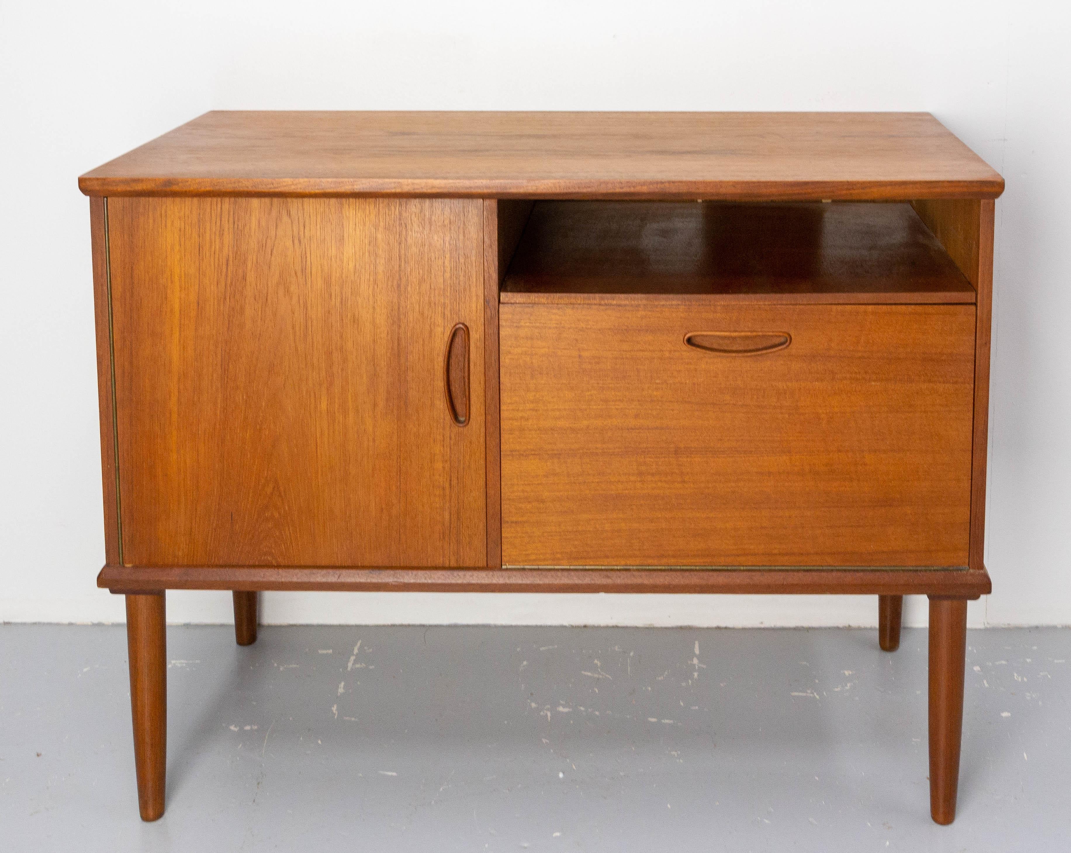 Danish Side or Hi Fi Cabinet, Teck, Typical of the 1950s, Midcentury For Sale 1
