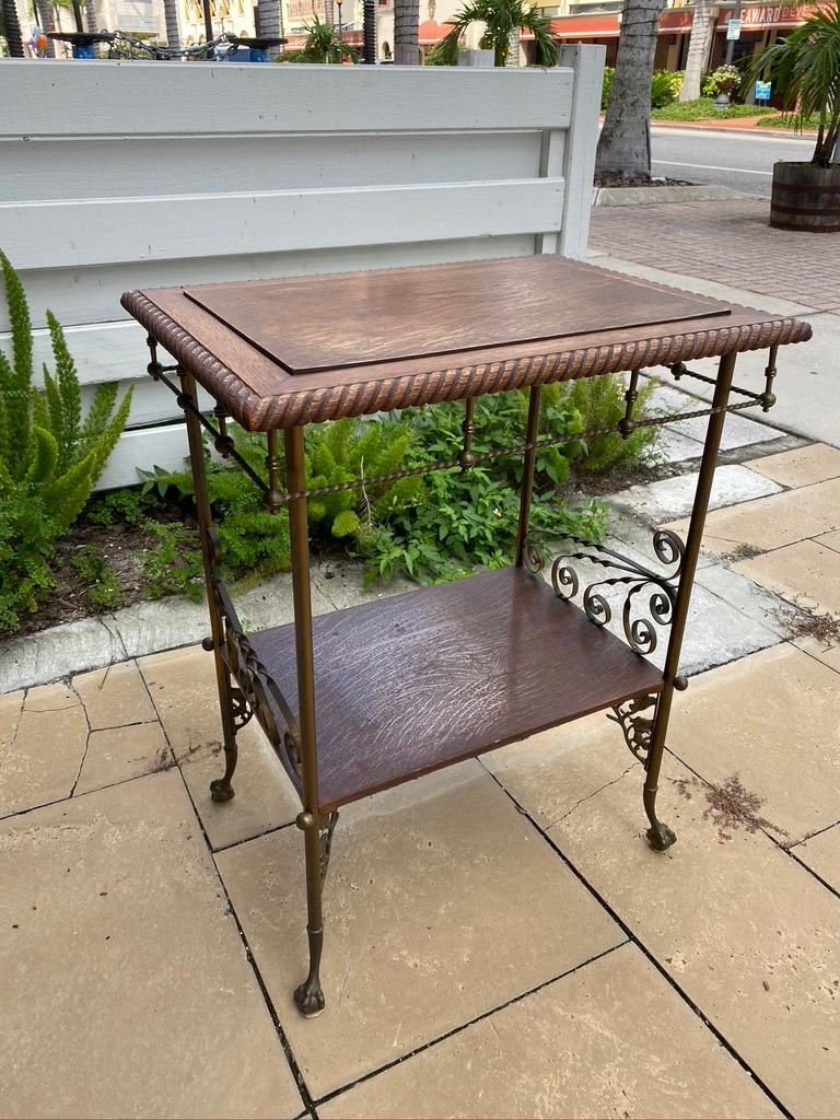 French Side Table In Good Condition For Sale In Sarasota, FL