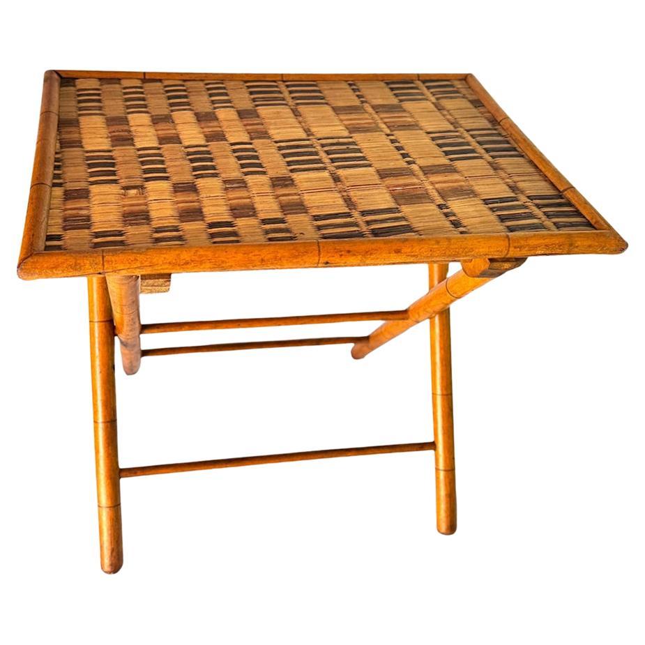 Tavolino francese in rattan e finto bambù colore marrone Francia circa 1960 in vendita