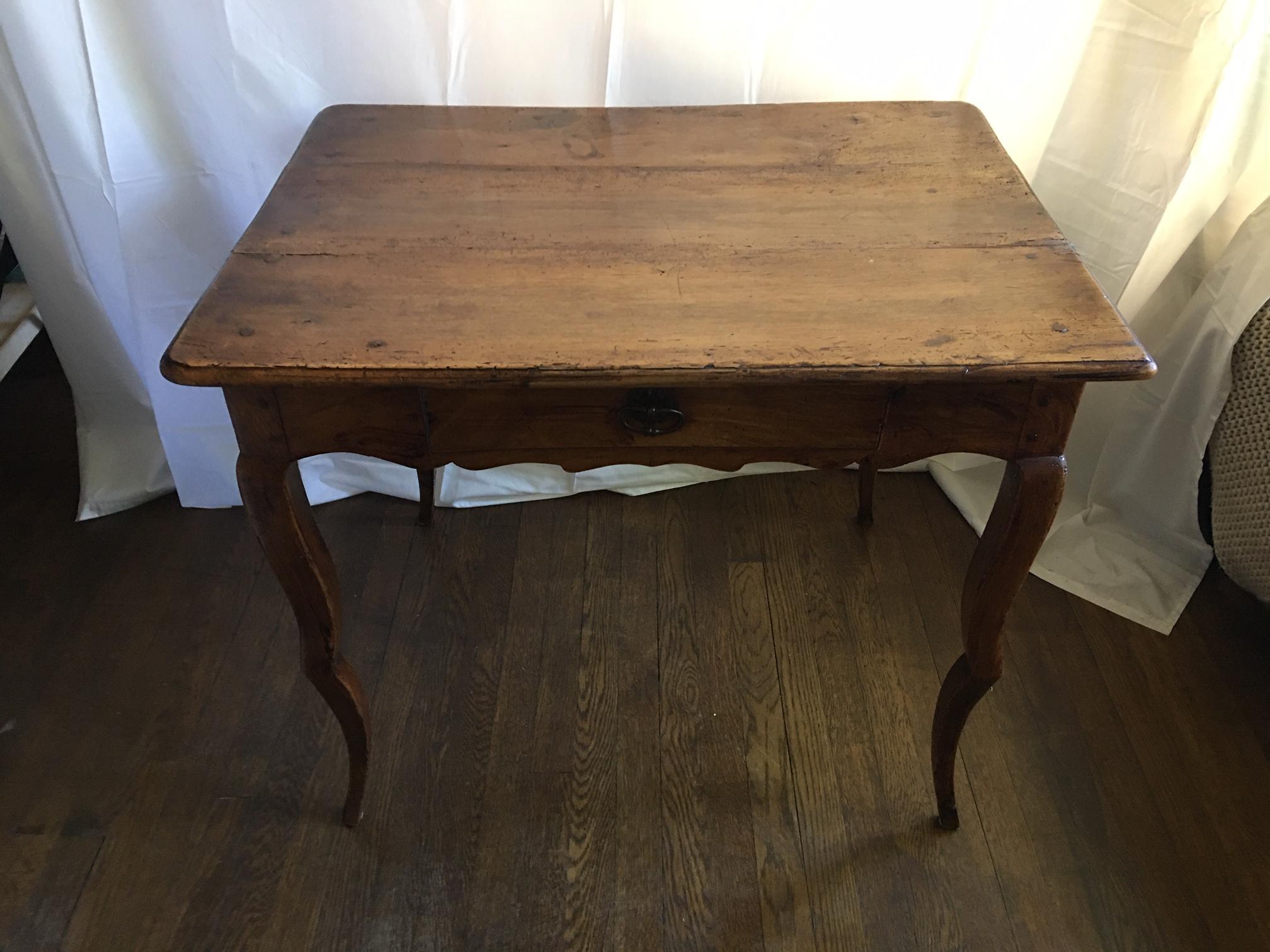 French Side Table with a Front Drawer and Cabriole Legs, 19th Century In Good Condition In Savannah, GA