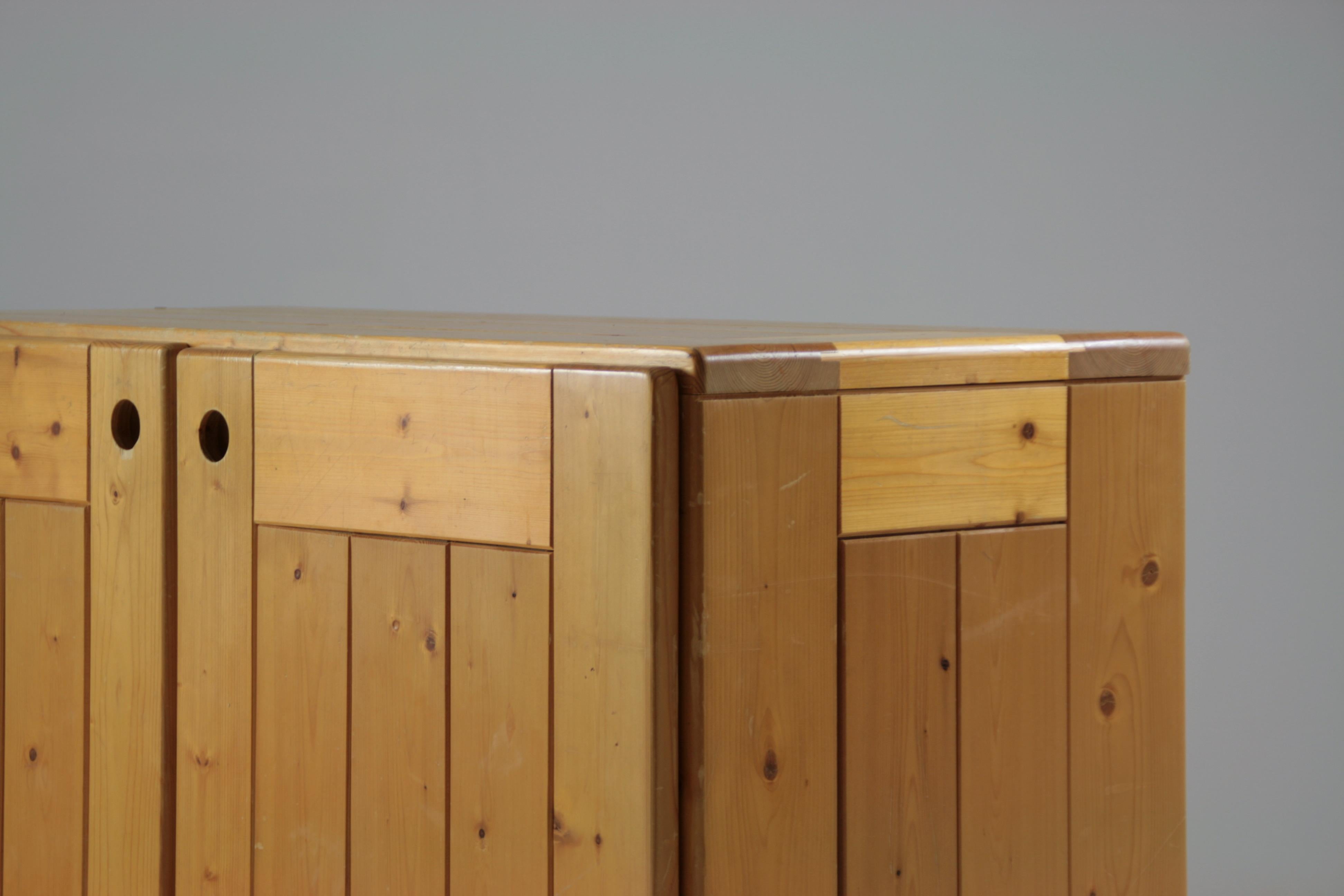 French Sideboard attributed to Charlotte Perriand for Les Arcs, 1960s For Sale 10