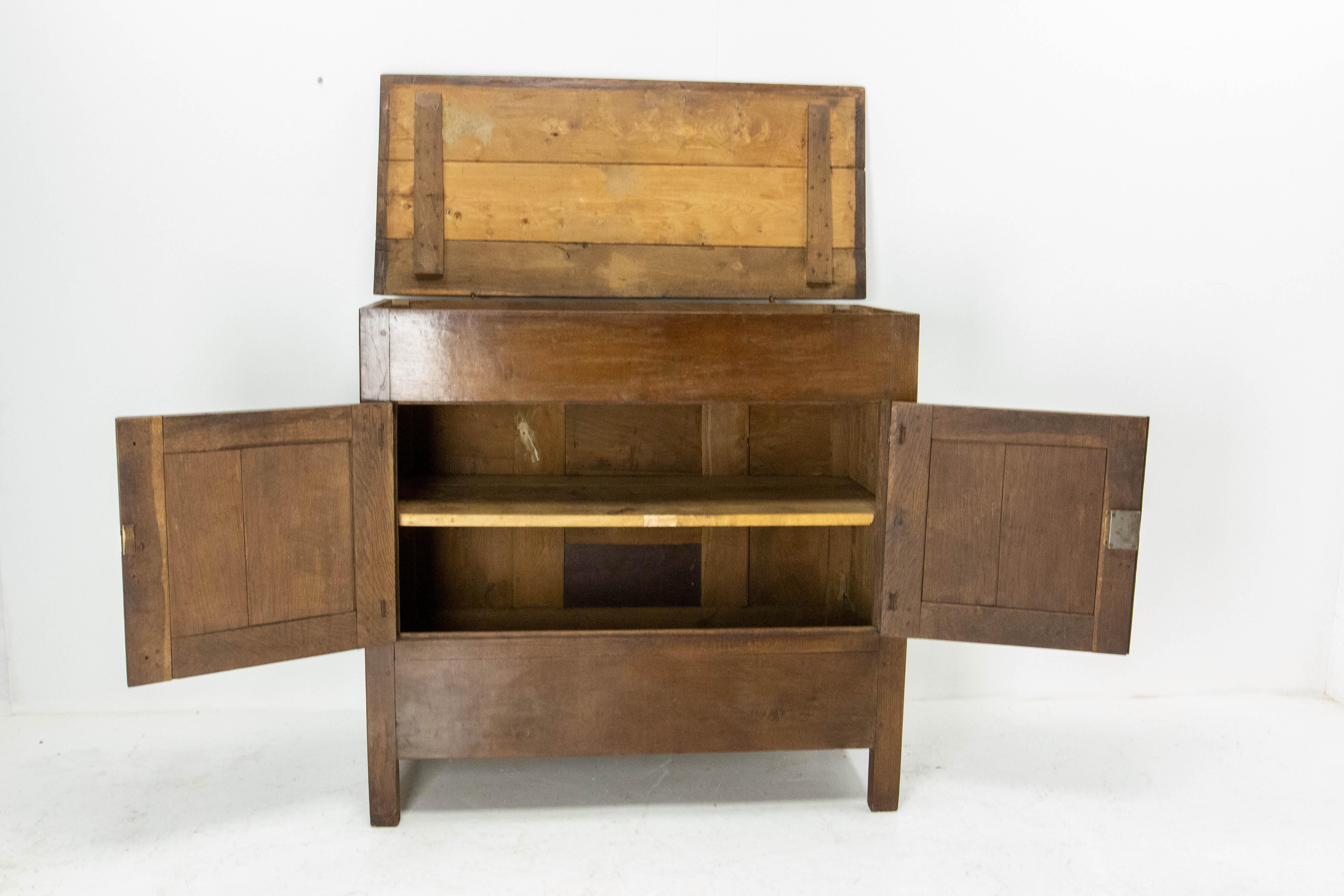 French Sideboard Credenza Provincial Oak Buffet Cabinet, Mid-19th Century 4