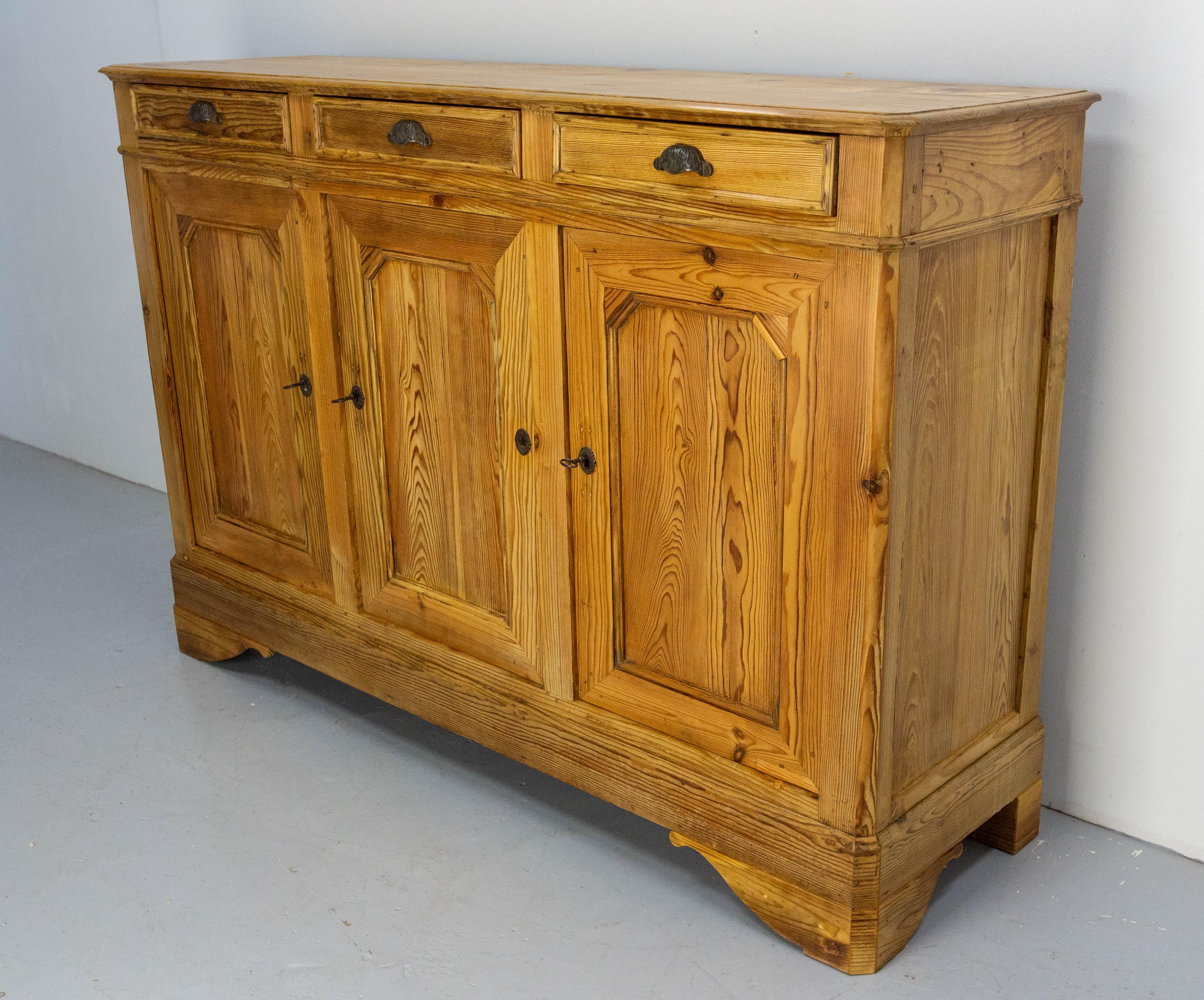 Aparador Francés Credenza Gabinete Buffet Provincial de Pino, Mediados S. XIX siglo XIX en venta