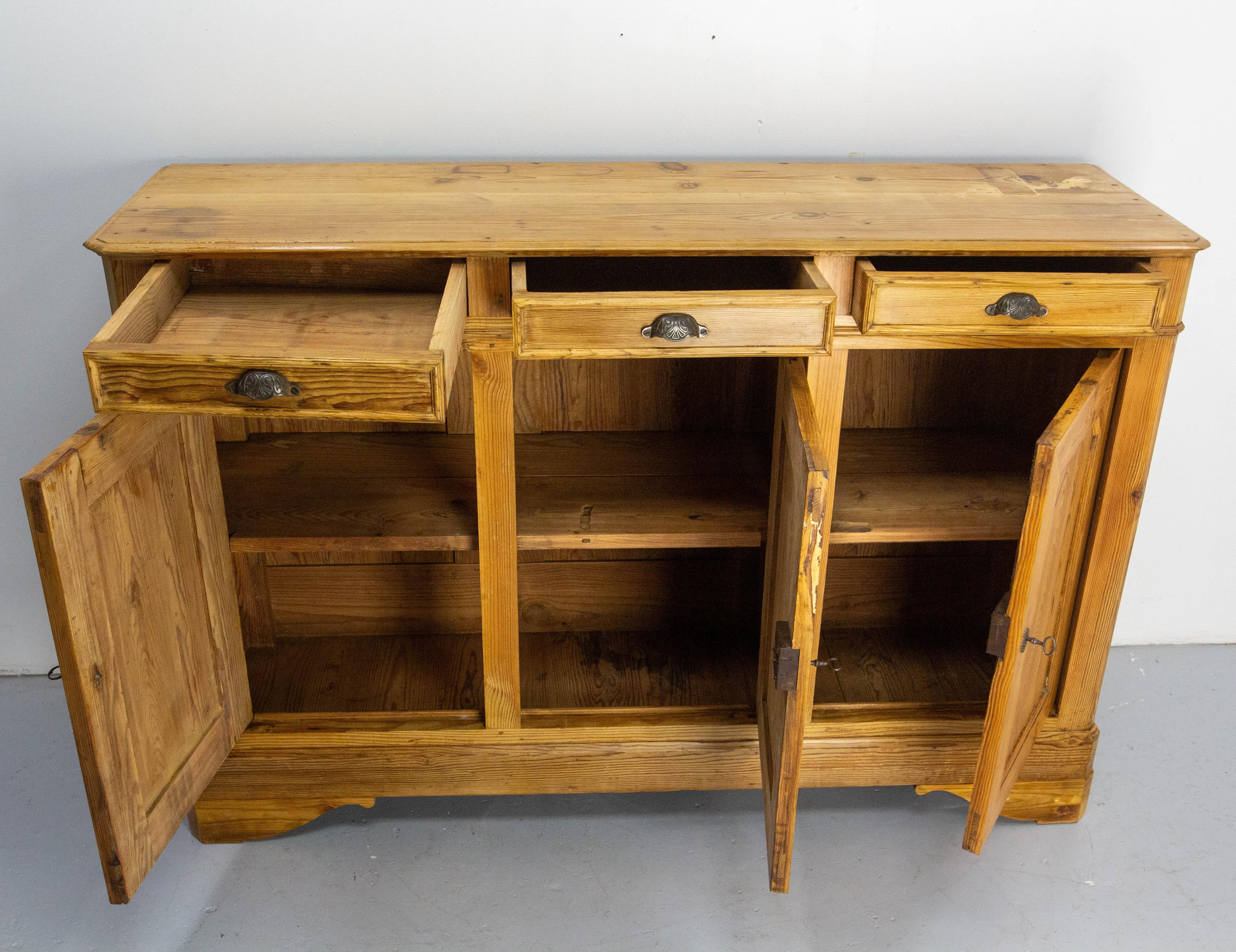 Aparador Francés Credenza Gabinete Buffet Provincial de Pino, Mediados S. XIX en venta 3