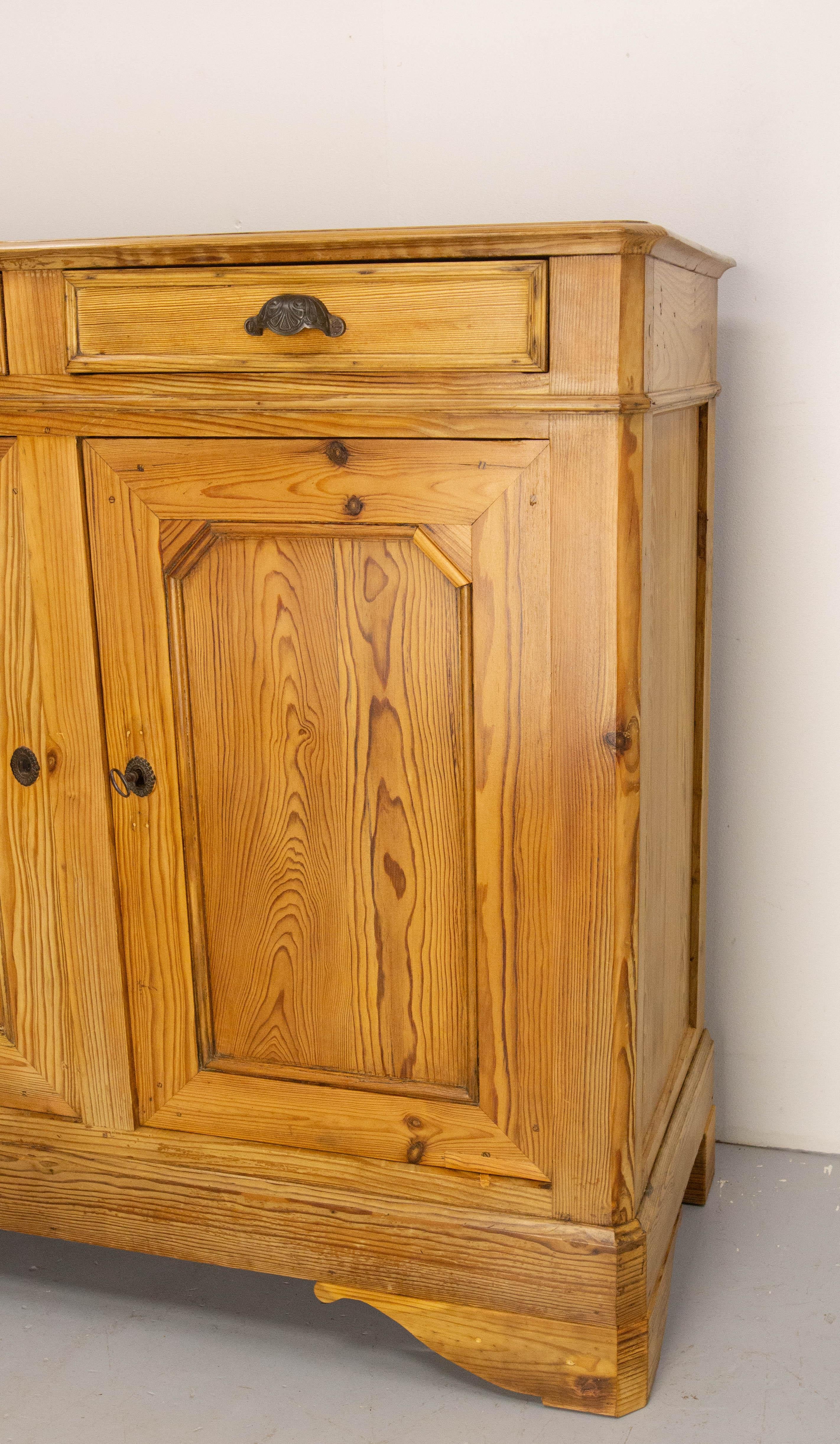 Aparador Francés Credenza Gabinete Buffet Provincial de Pino, Mediados S. XIX en venta 4