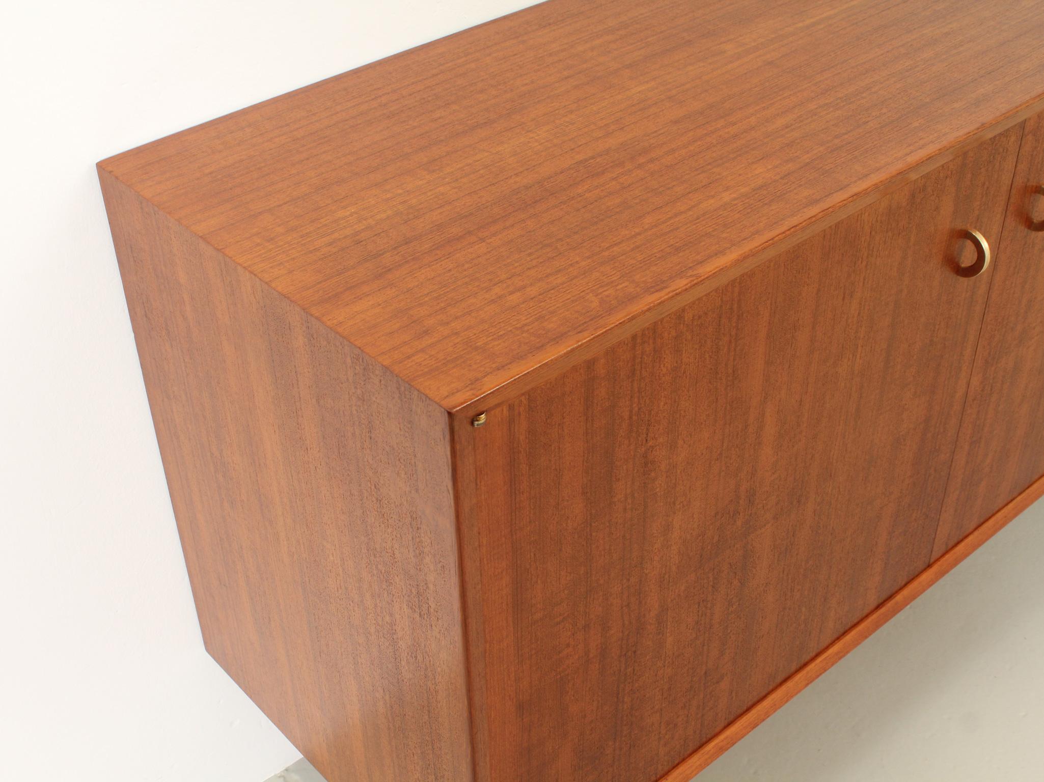 Metà XX secolo Credenza francese degli anni '50 in legno di teak in vendita