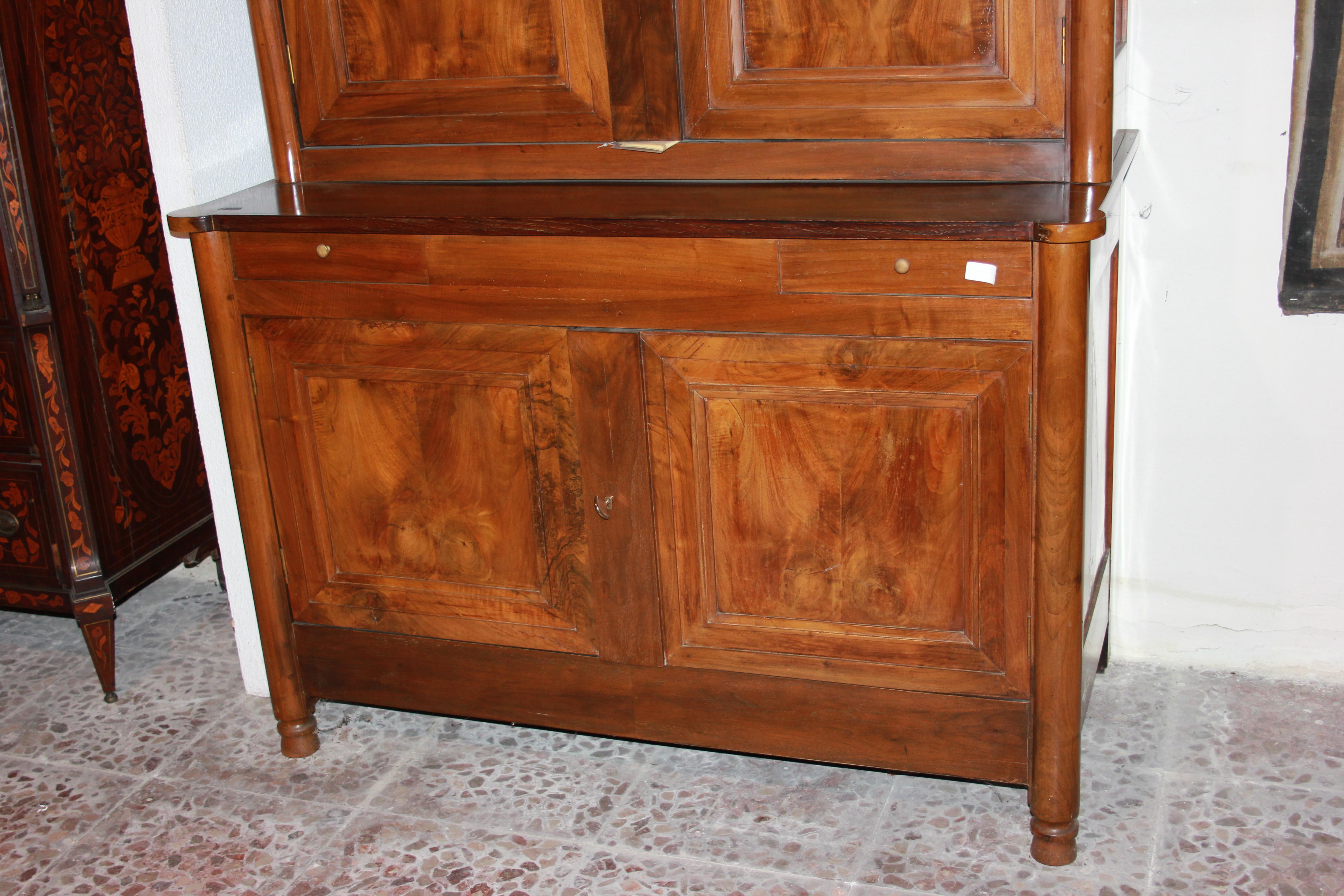 Walnut French sideboard from the early 1800s, Louis Philippe style, made of walnut wood For Sale
