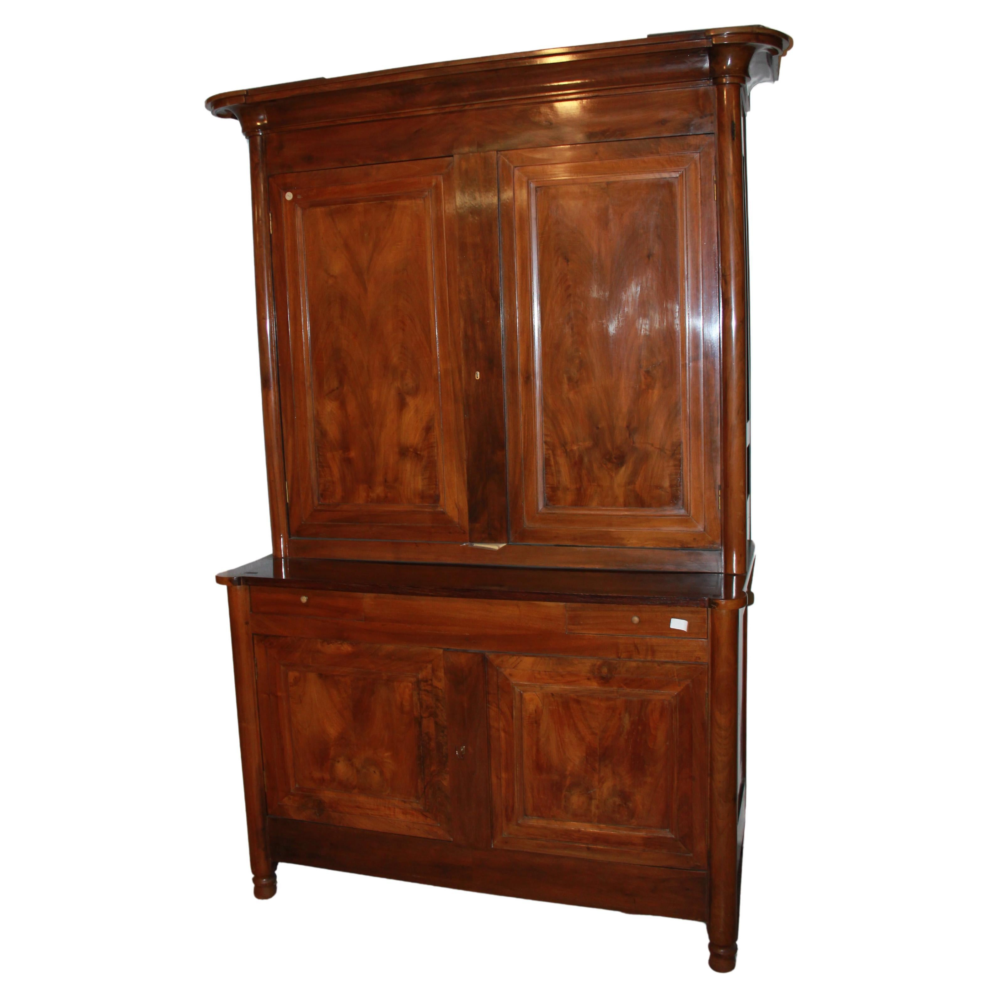 French sideboard from the early 1800s, Louis Philippe style, made of walnut wood