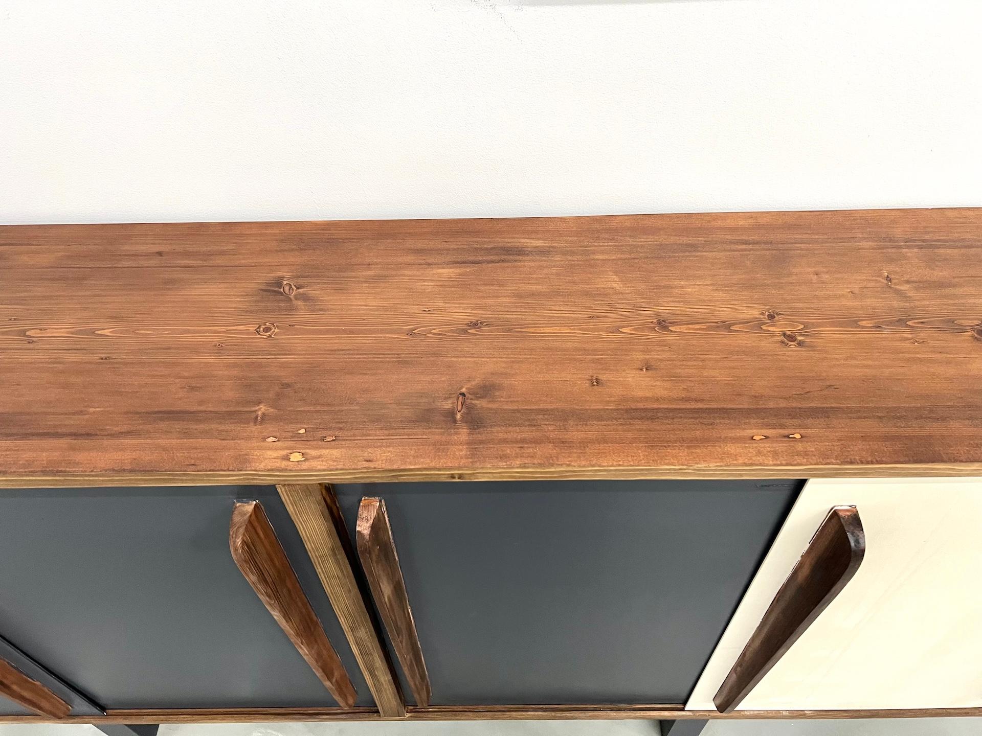 Credenza francese in pino, stile Perriand / Prouvé - circa 1950 in vendita 8