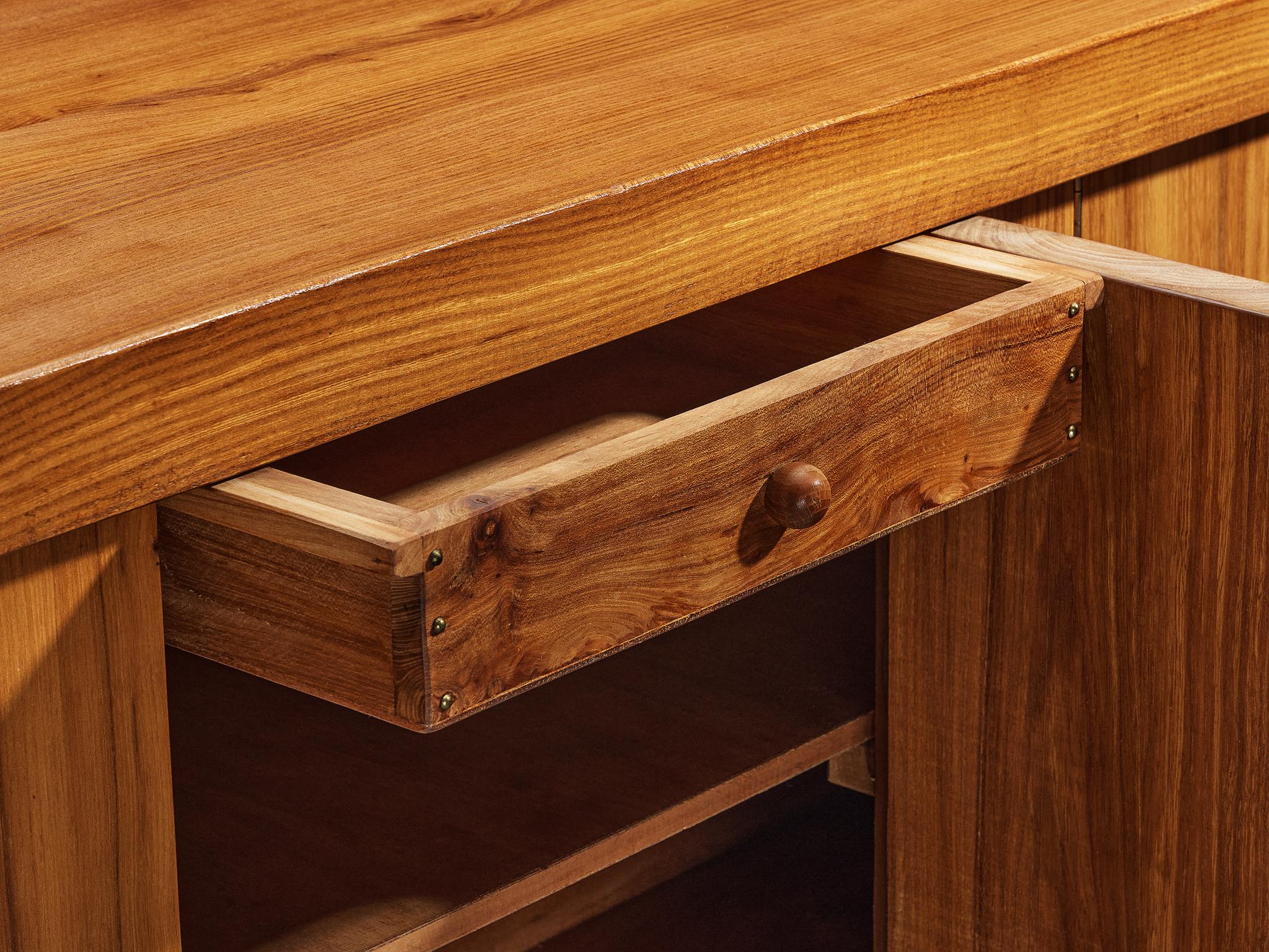 Credenza francese in olmo massiccio di Skilled Craftsman in vendita 3
