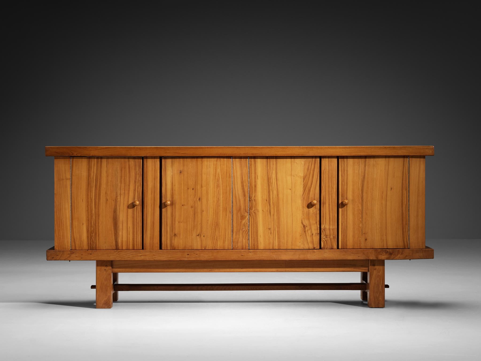 Postmoderno Credenza francese in olmo massiccio di Skilled Craftsman in vendita