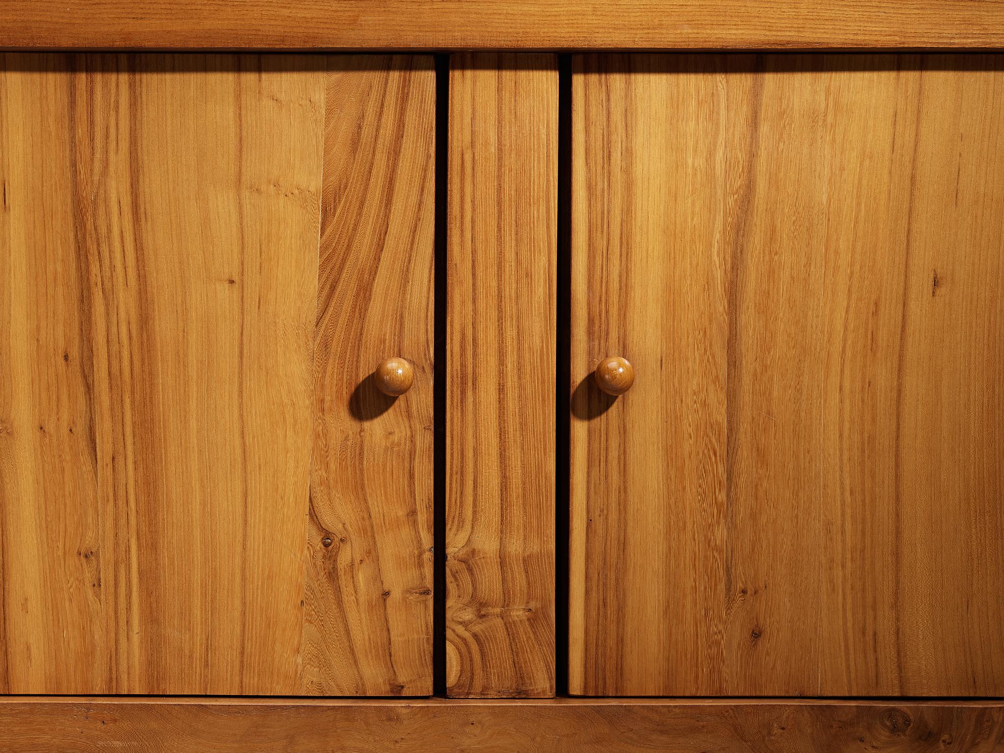 Credenza francese in olmo massiccio di Skilled Craftsman in vendita 1