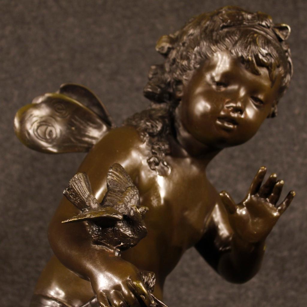 Français Sculpture française en bronze signée représentant le message d'Auguste Moreau