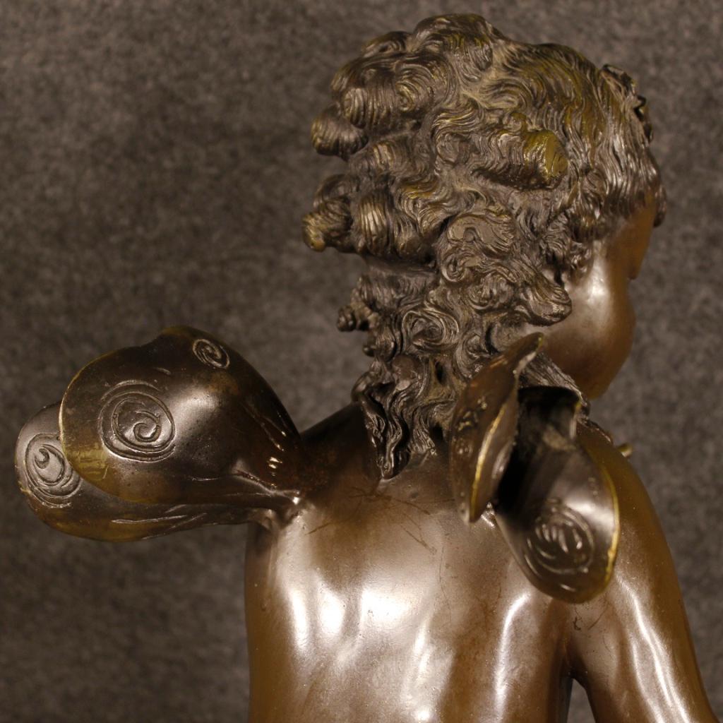 Laiton Sculpture française en bronze signée représentant le message d'Auguste Moreau