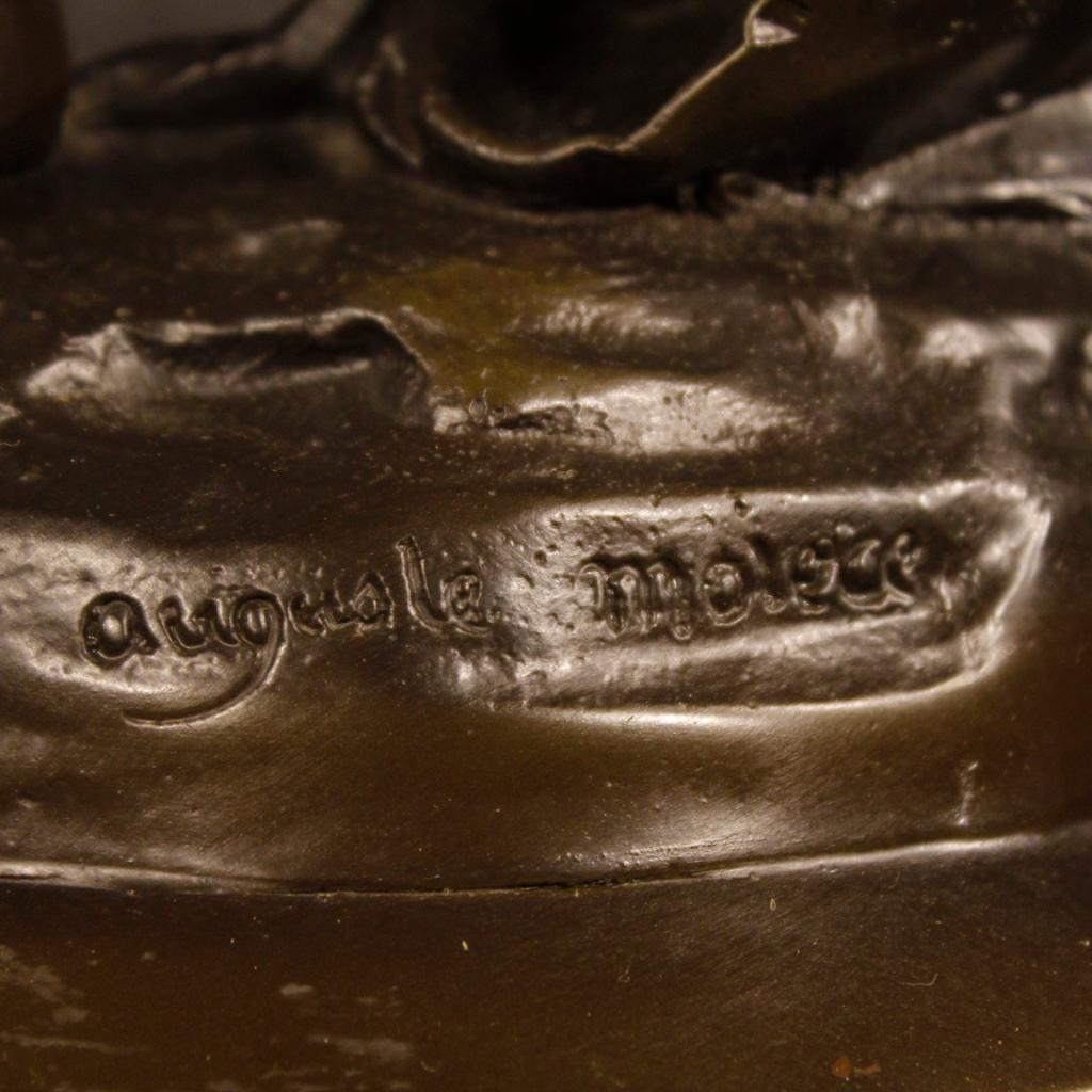 Sculpture française en bronze signée représentant le message d'Auguste Moreau 1