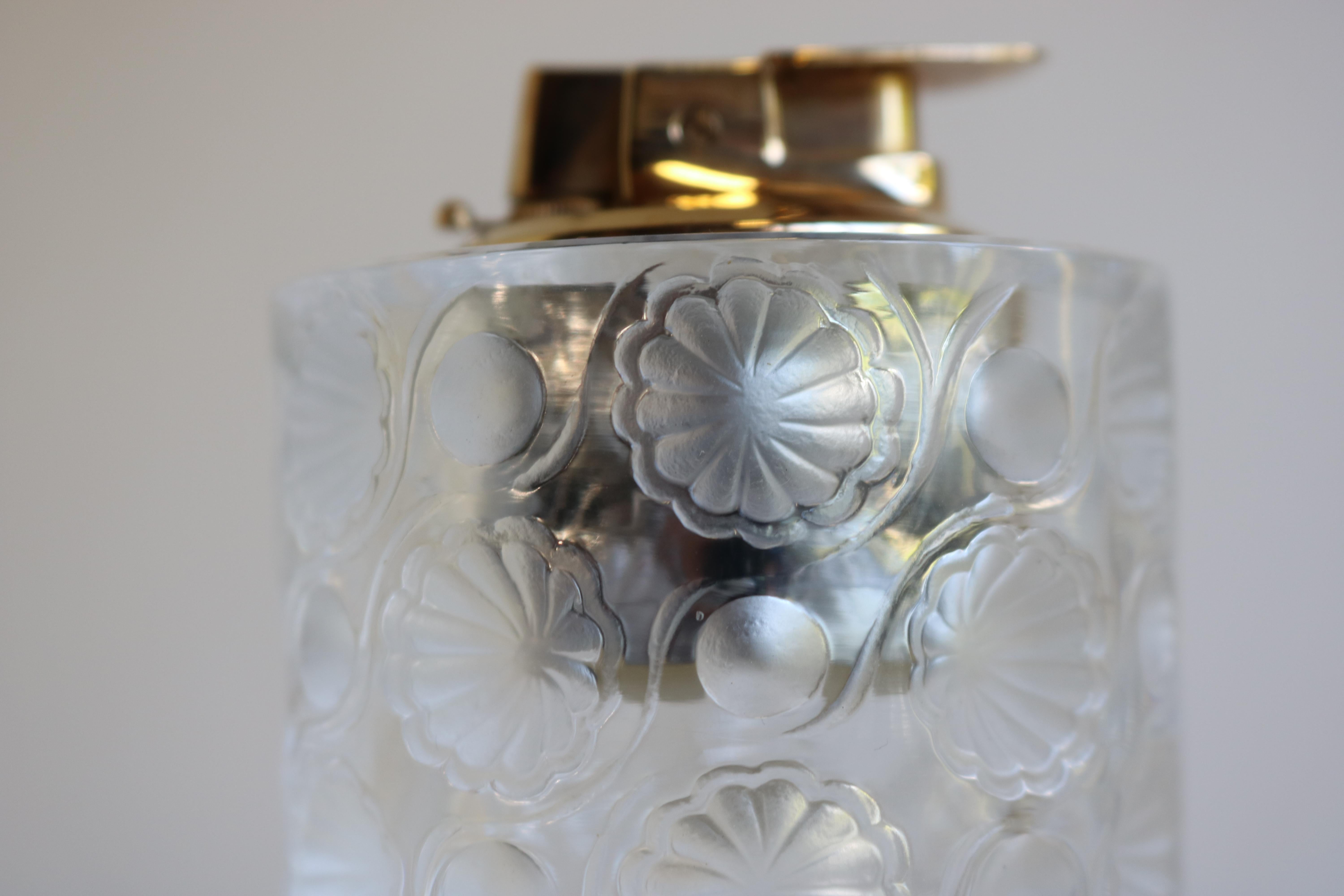 Art Deco French Signed Lalique Crystal Tokyo Table Lighter with Frosted Floral Medallions For Sale