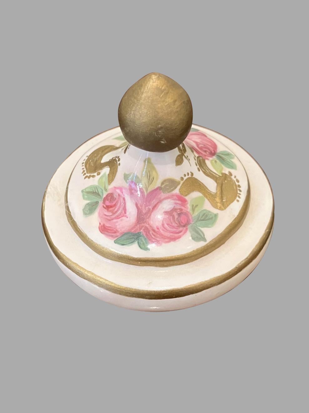 Vaso coperto in bronzo di Sèvres con decorazioni floreali, firmato in Francia in vendita 4