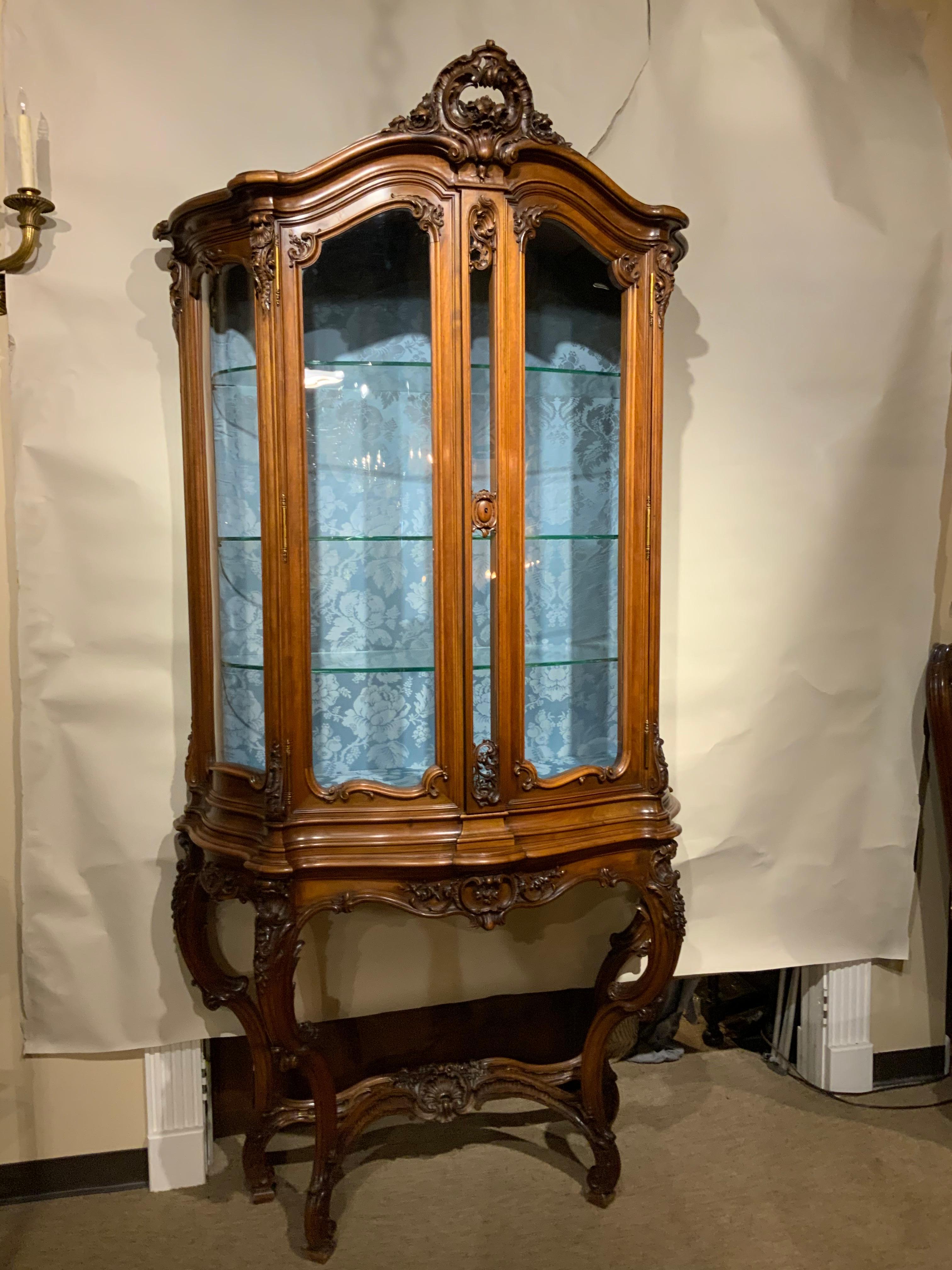 French Signed Sormani Display Cabinet, Walnut Louis XV-Style For Sale 12