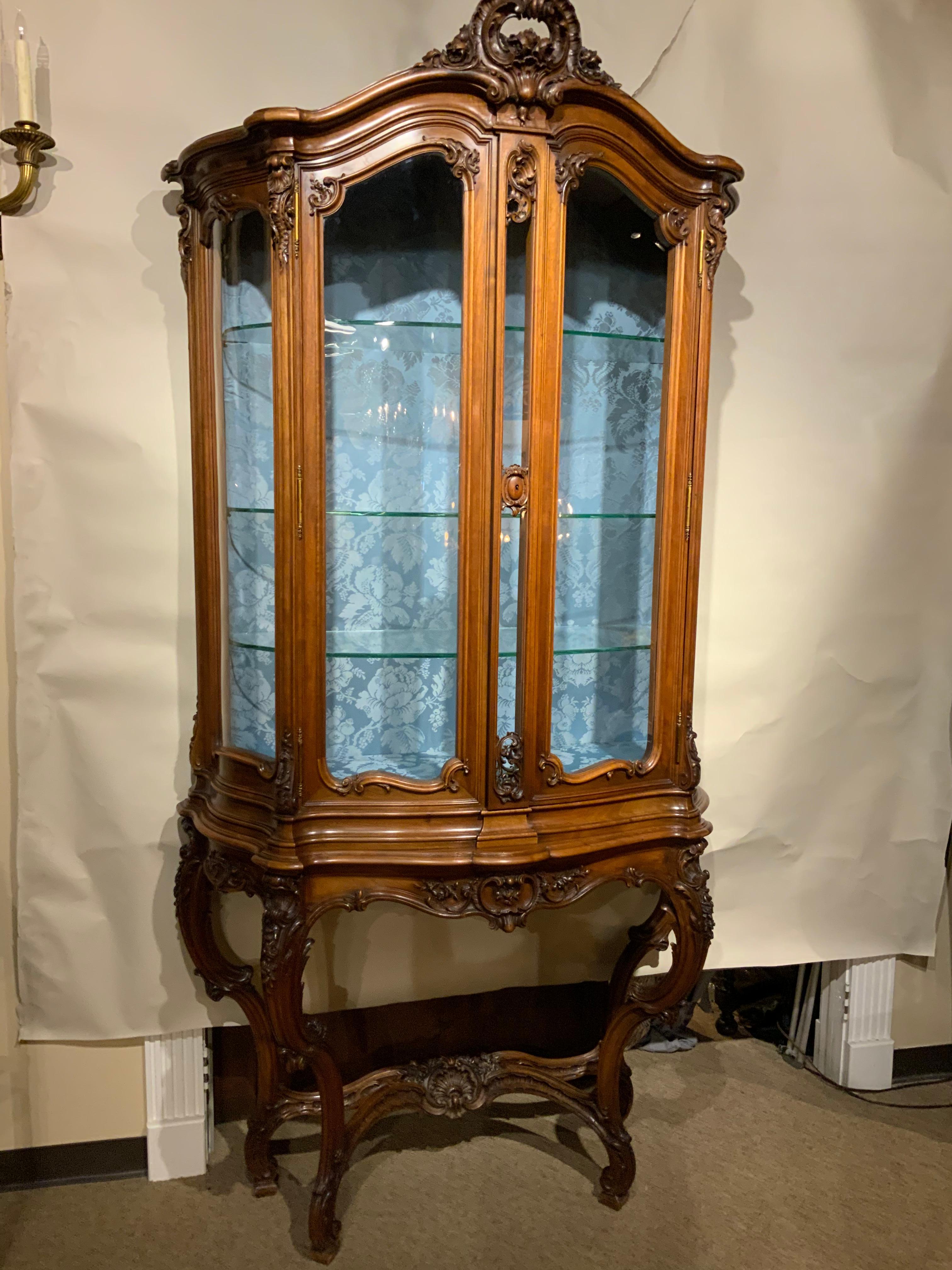 French Signed Sormani Display Cabinet, Walnut Louis XV-Style For Sale 13